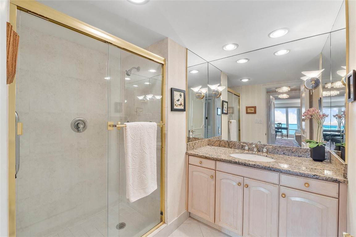 2100 S Ocean Ln 1608