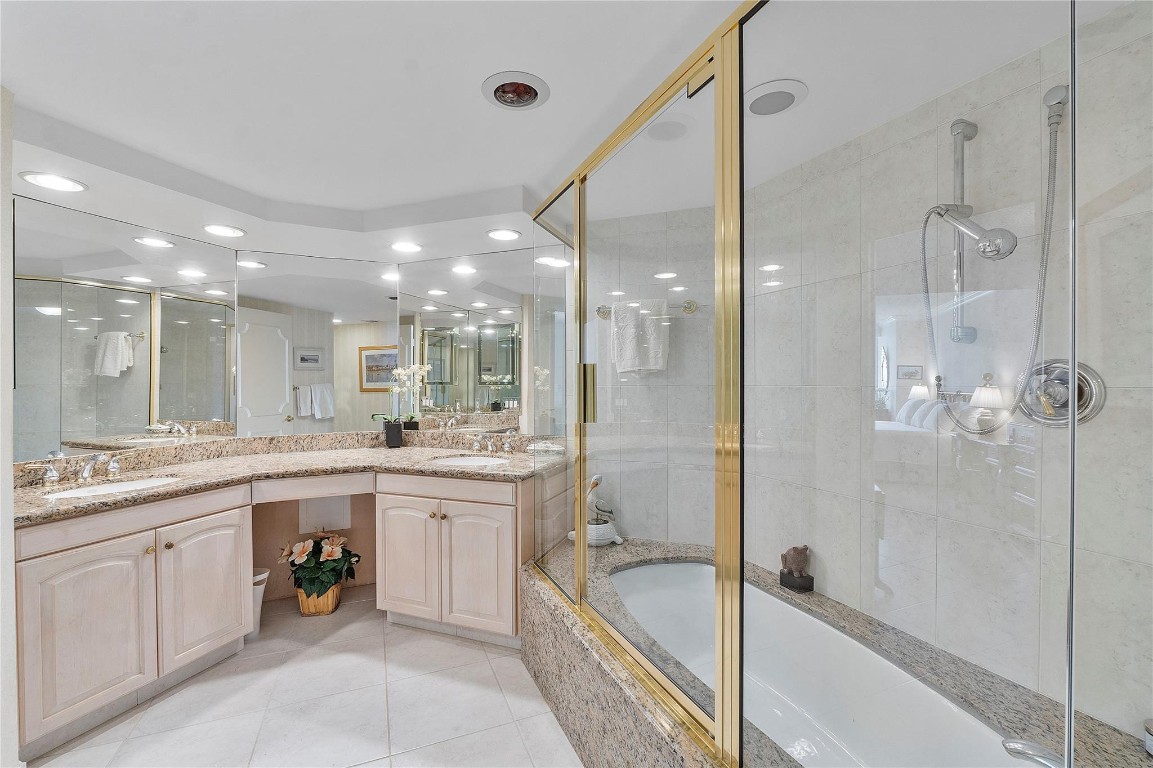 2100 S Ocean Ln 1608