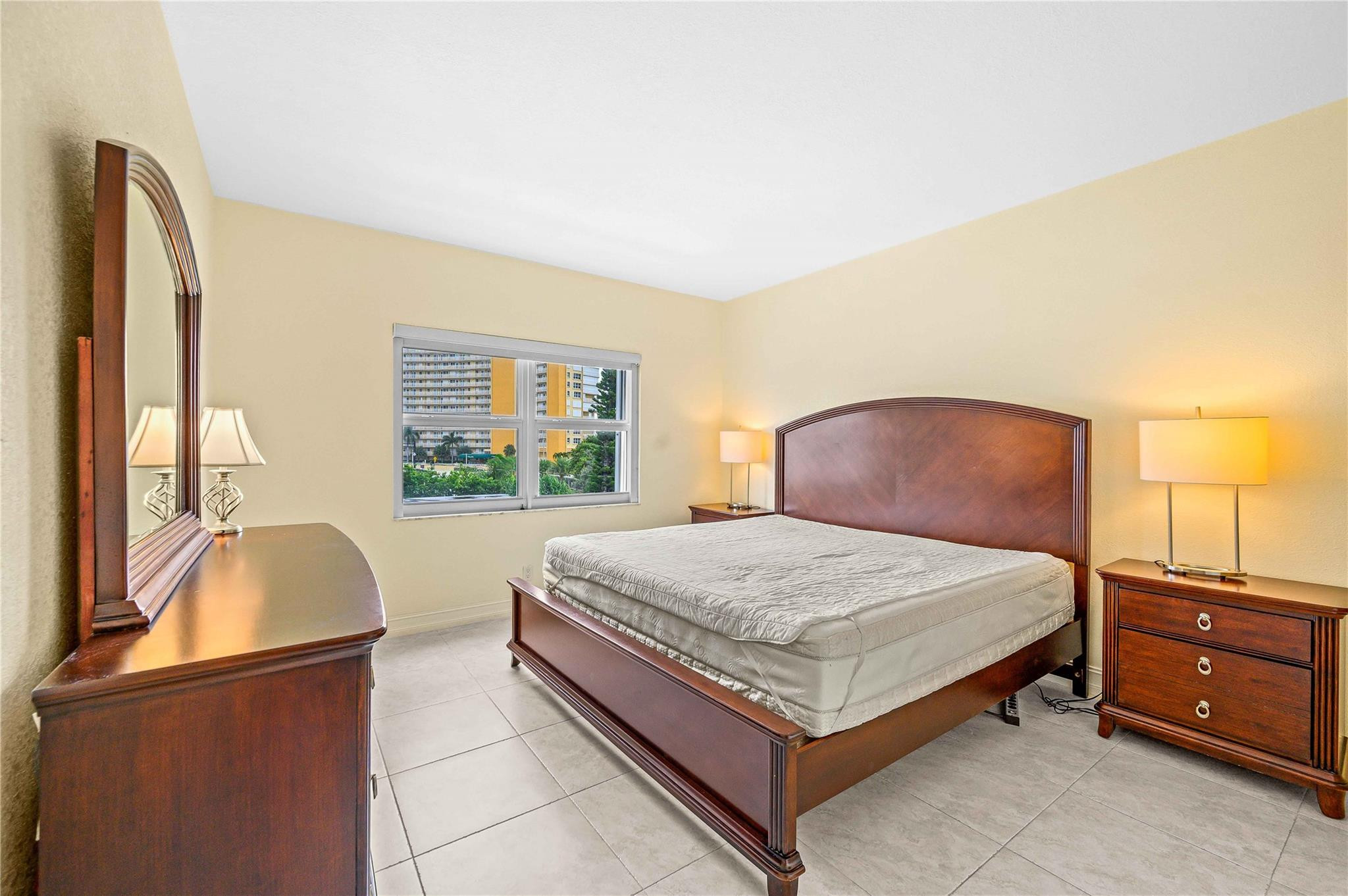 400 N Riverside Dr 304