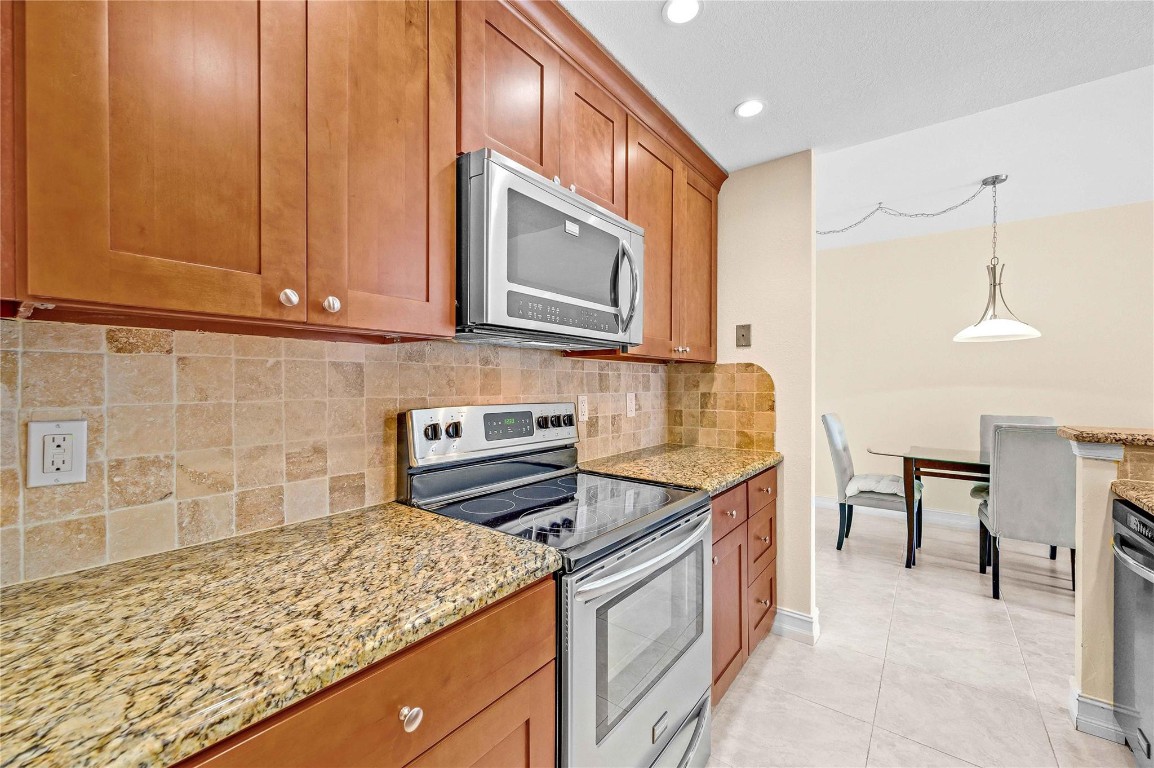 400 N Riverside Dr 304