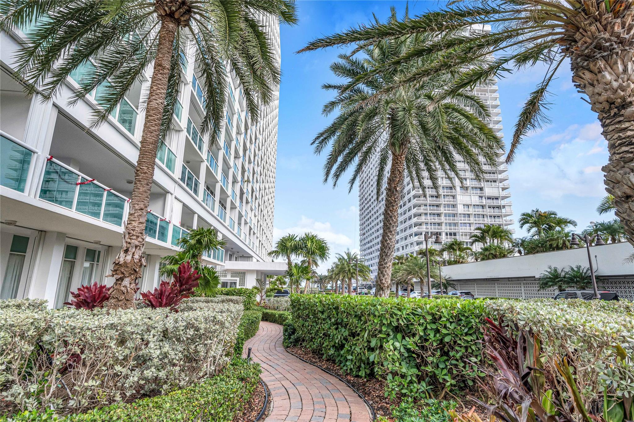 2100 S Ocean Ln 411