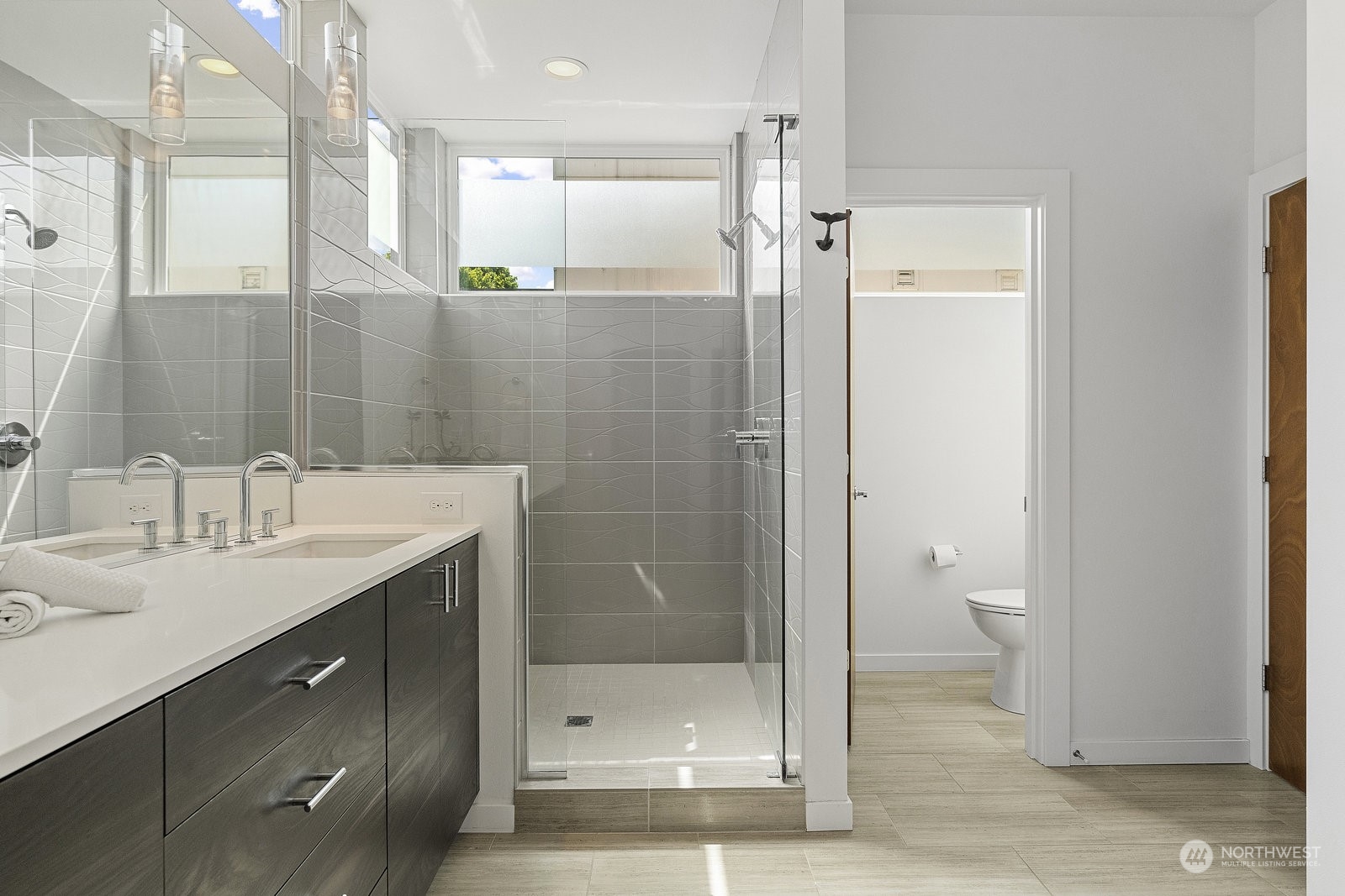 1140 10th Avenue E Unit: A