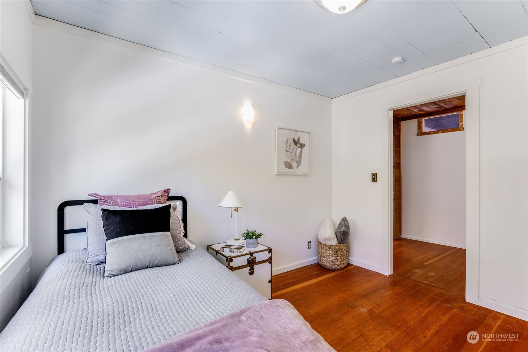 4233 Ashworth Avenue N