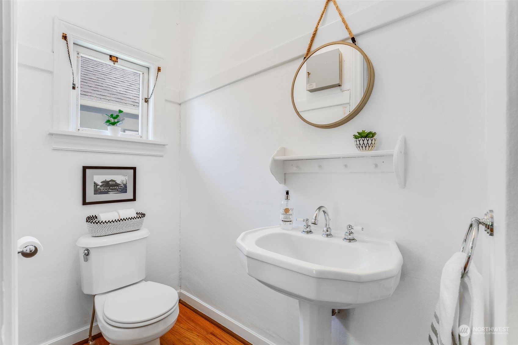 4233 Ashworth Avenue N