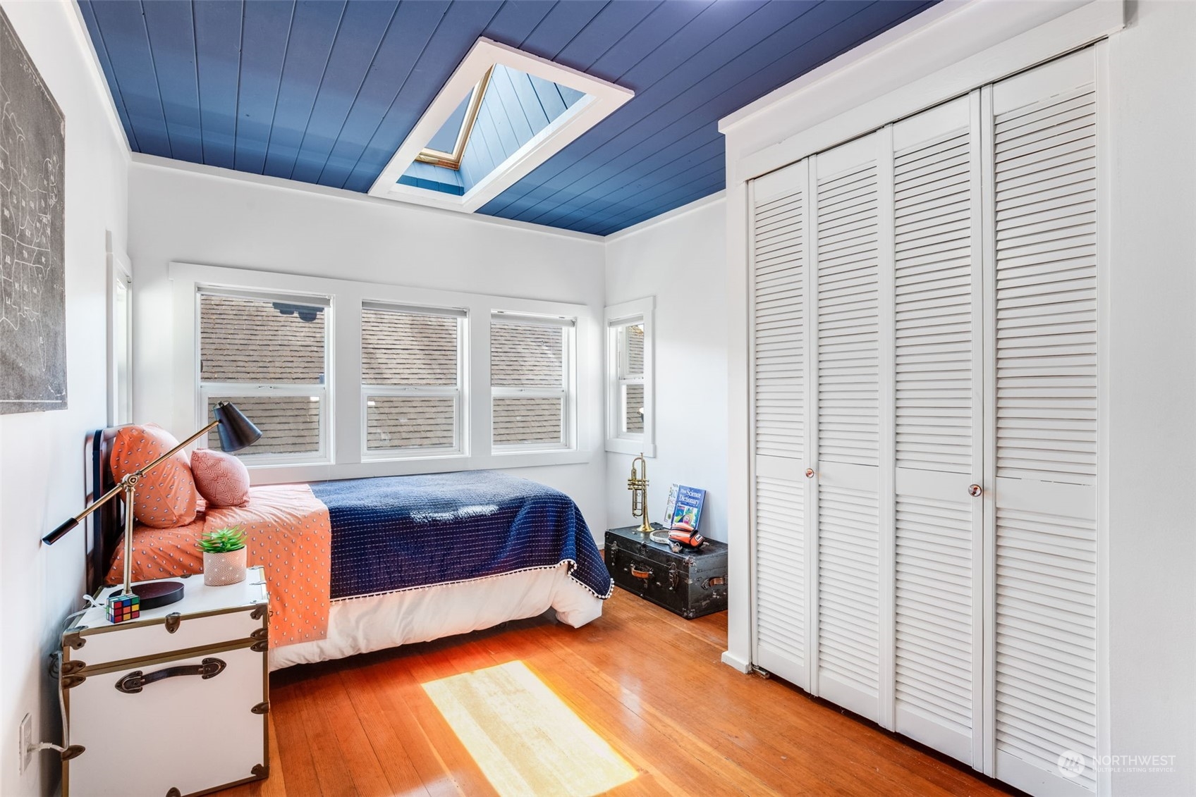 4233 Ashworth Avenue N