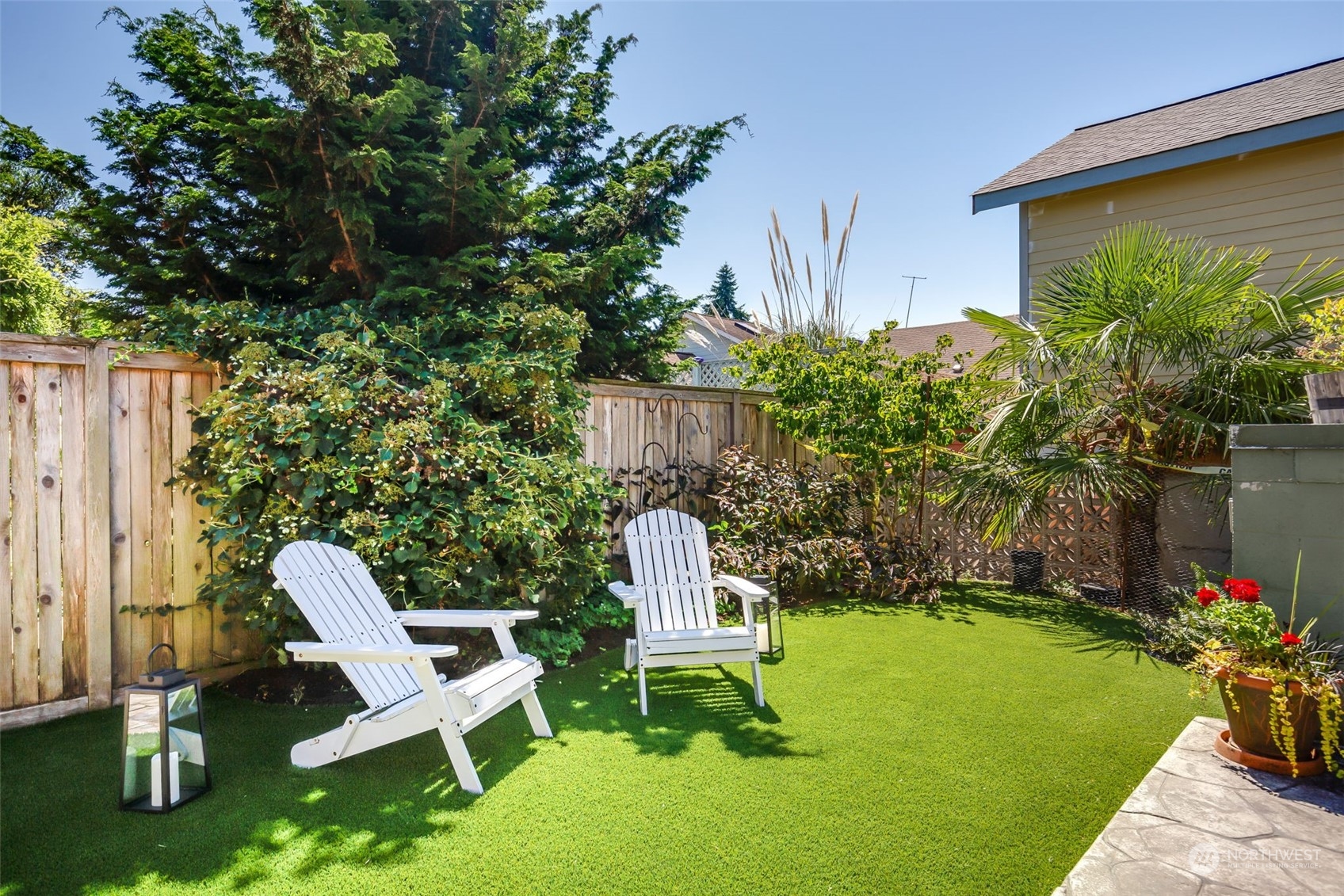 4233 Ashworth Avenue N