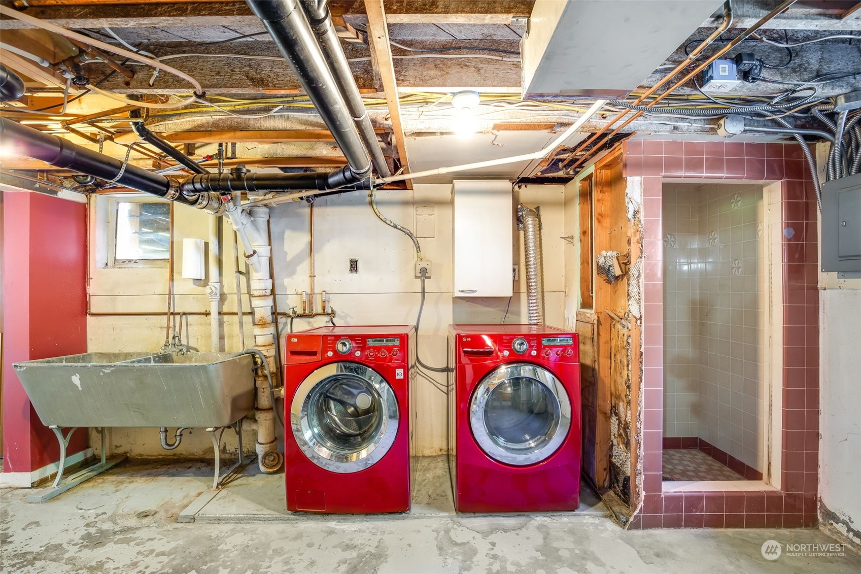 4233 Ashworth Avenue N