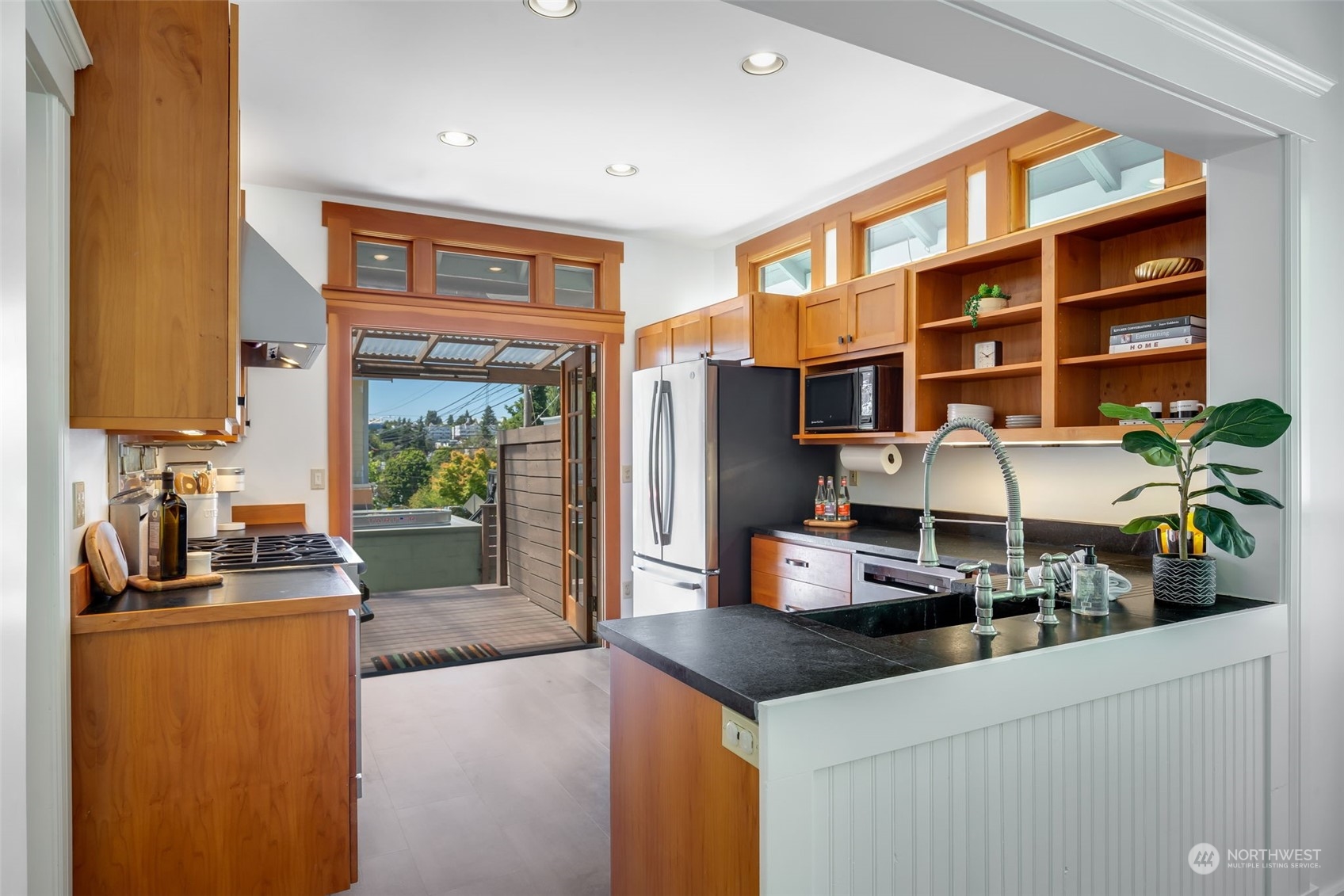 4233 Ashworth Avenue N