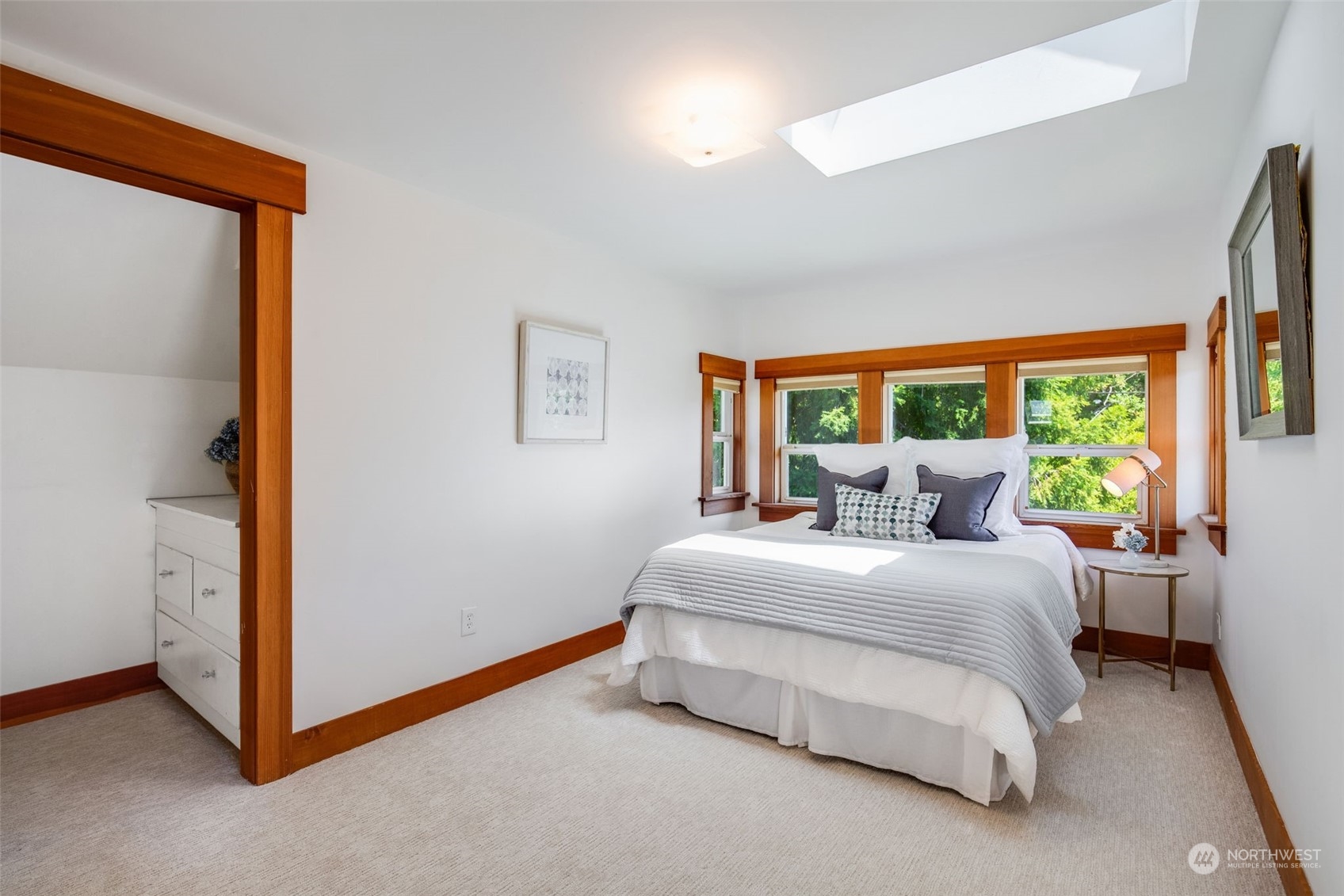 4233 Ashworth Avenue N