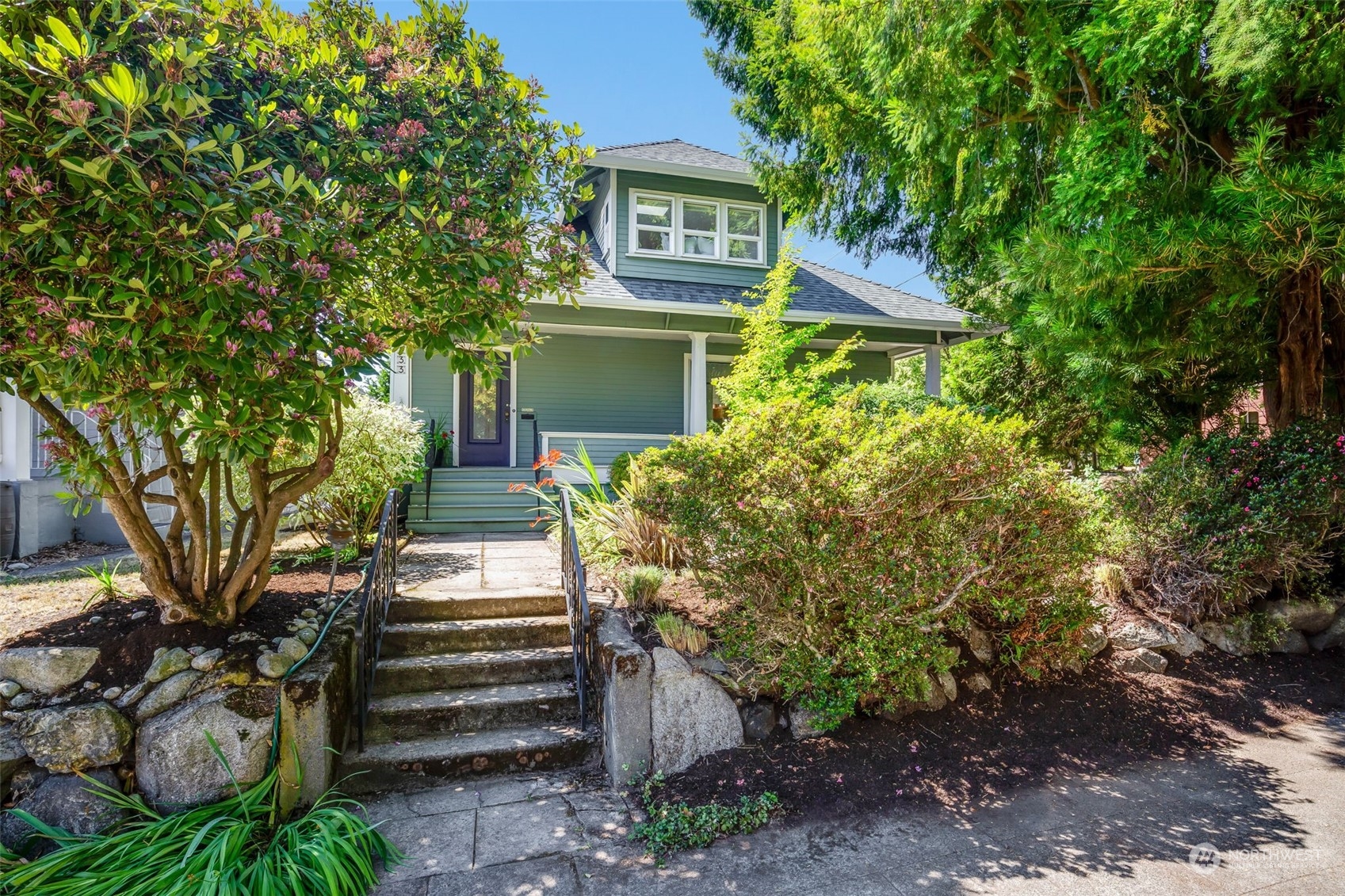 4233 Ashworth Avenue N