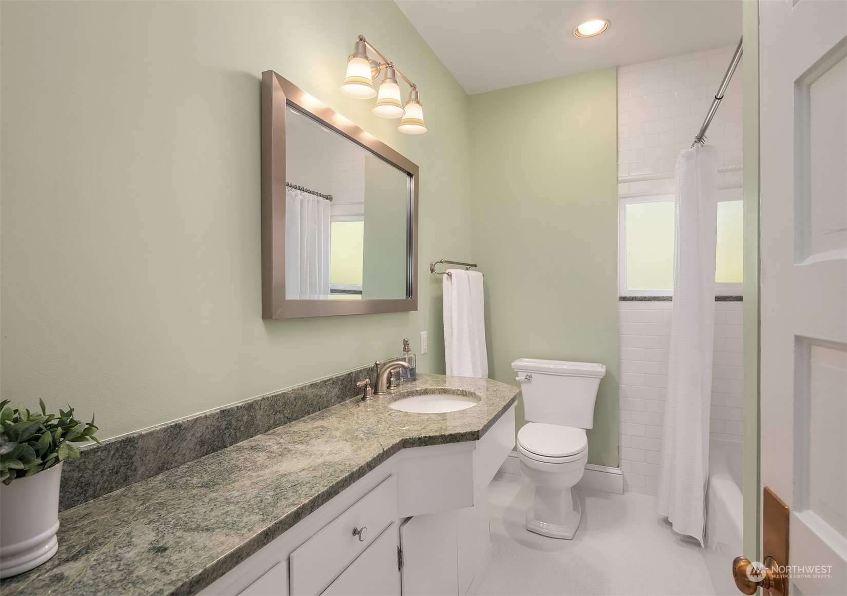 2015 Federal Avenue E