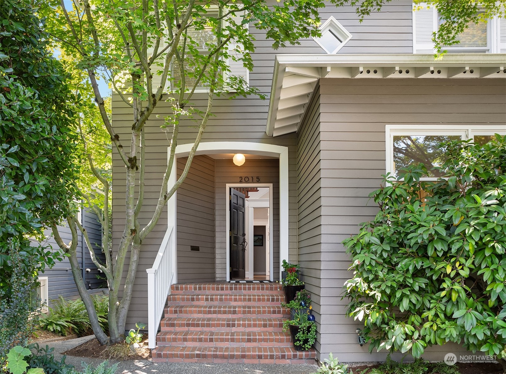 2015 Federal Avenue E