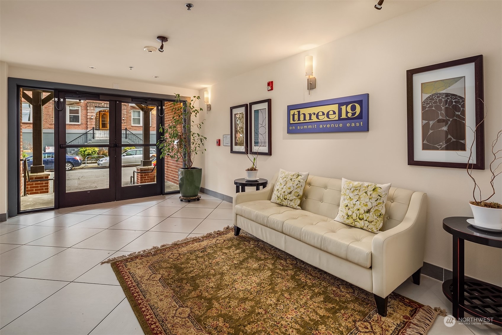 319 Summit Avenue E Unit: 502