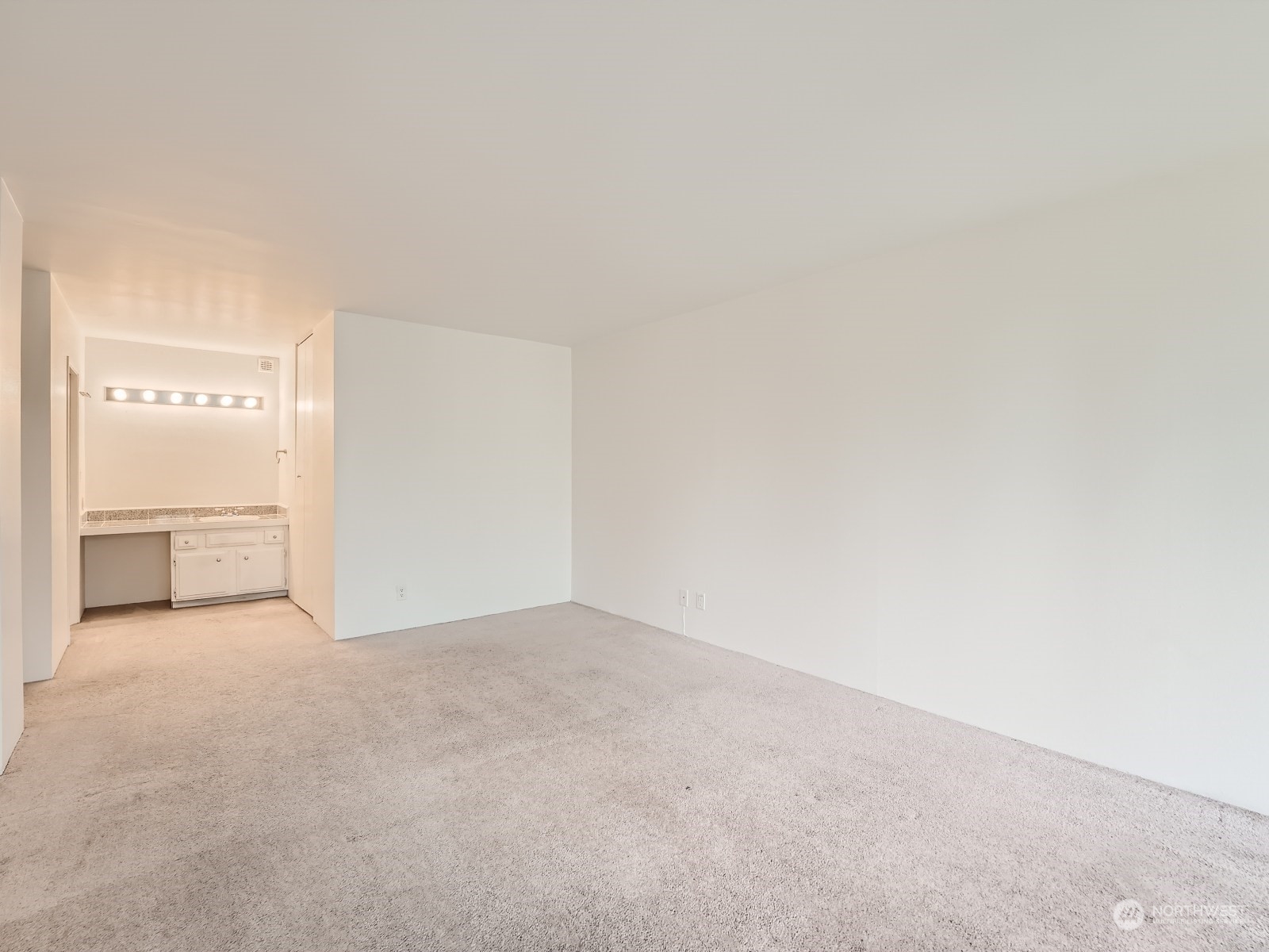 2100 3rd Avenue Unit: 1705