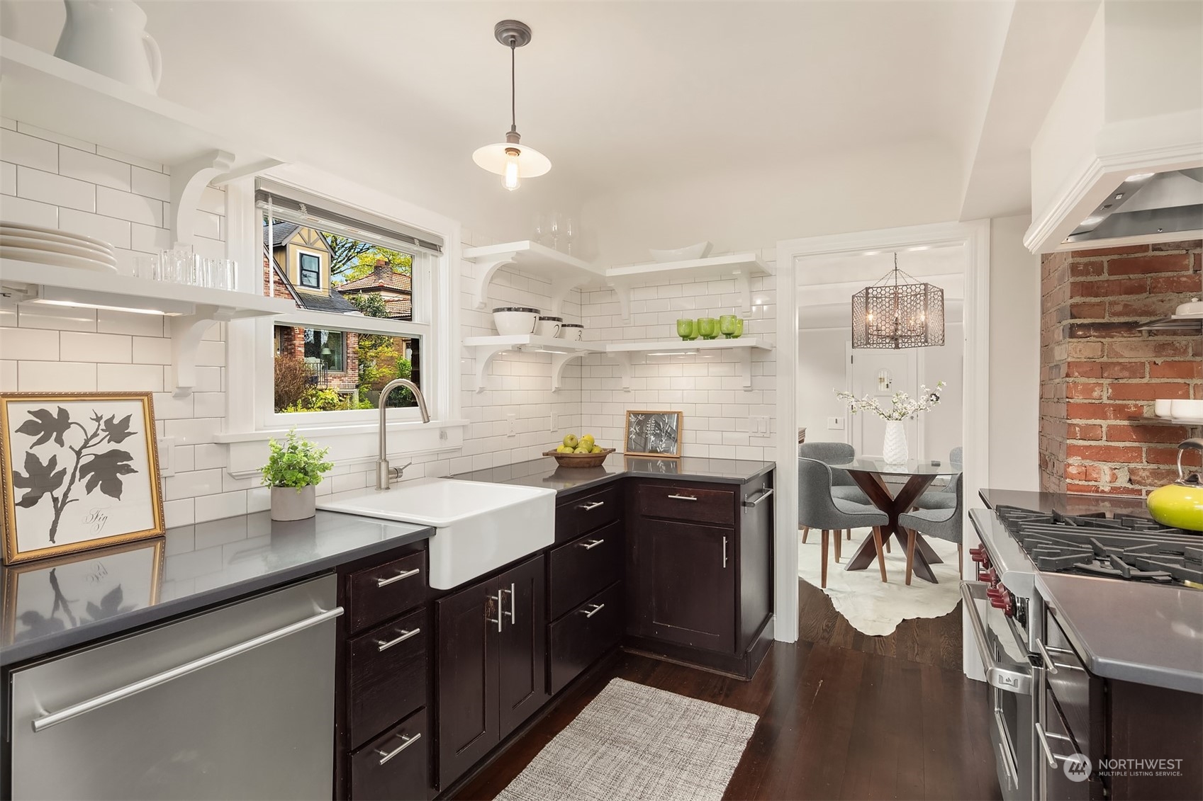 2502 Nob Hill Place N