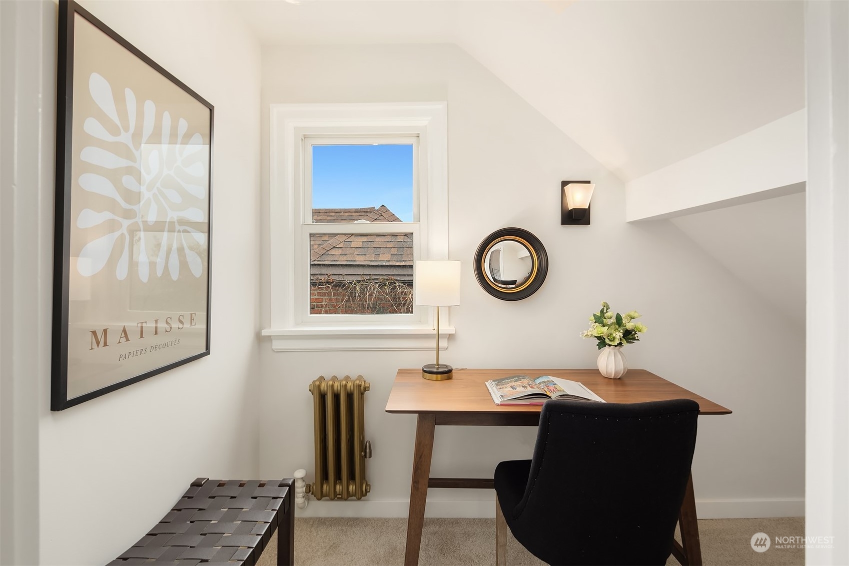 2502 Nob Hill Place N