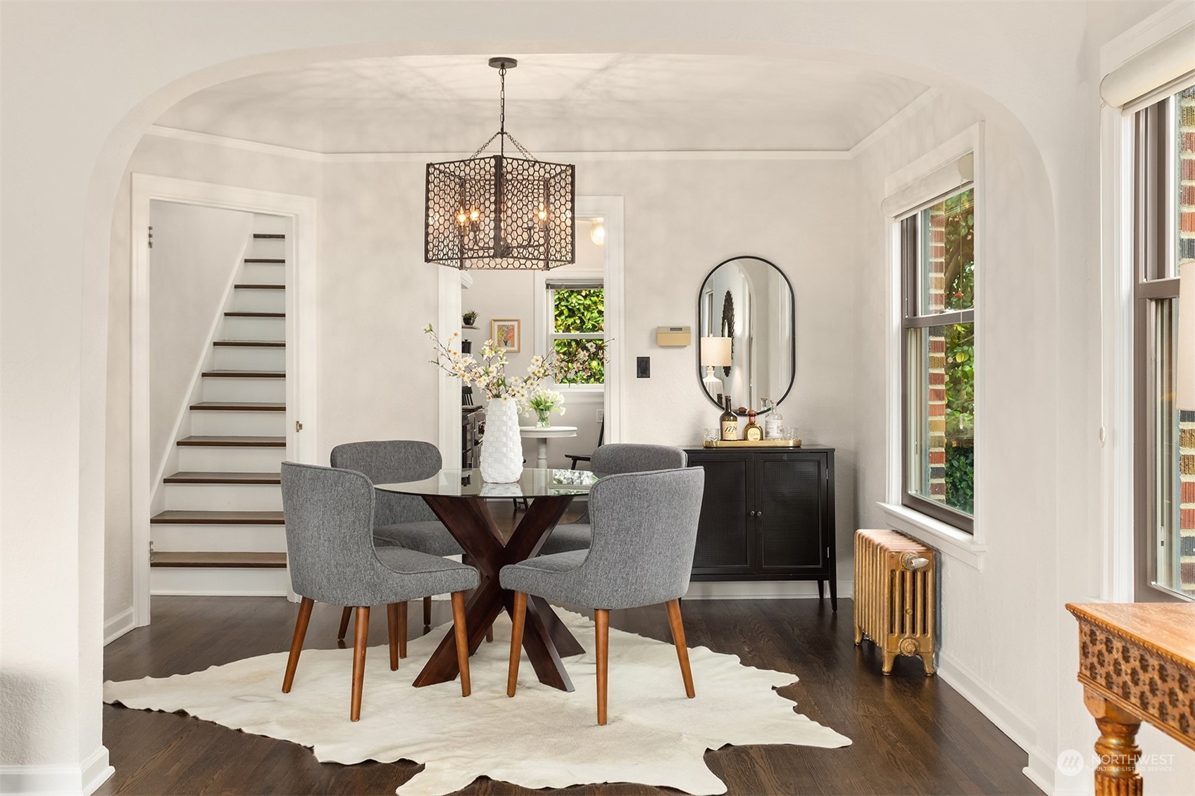 2502 Nob Hill Place N