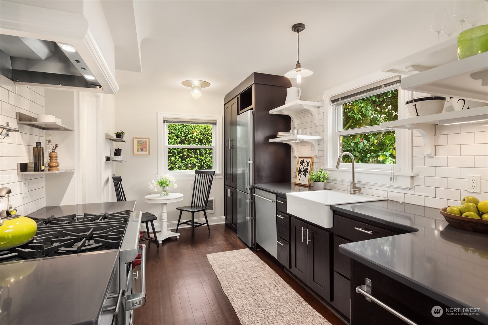 2502 Nob Hill Place N