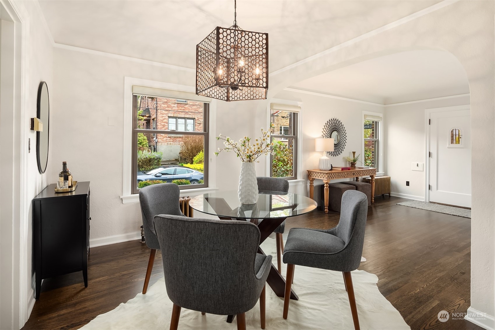 2502 Nob Hill Place N