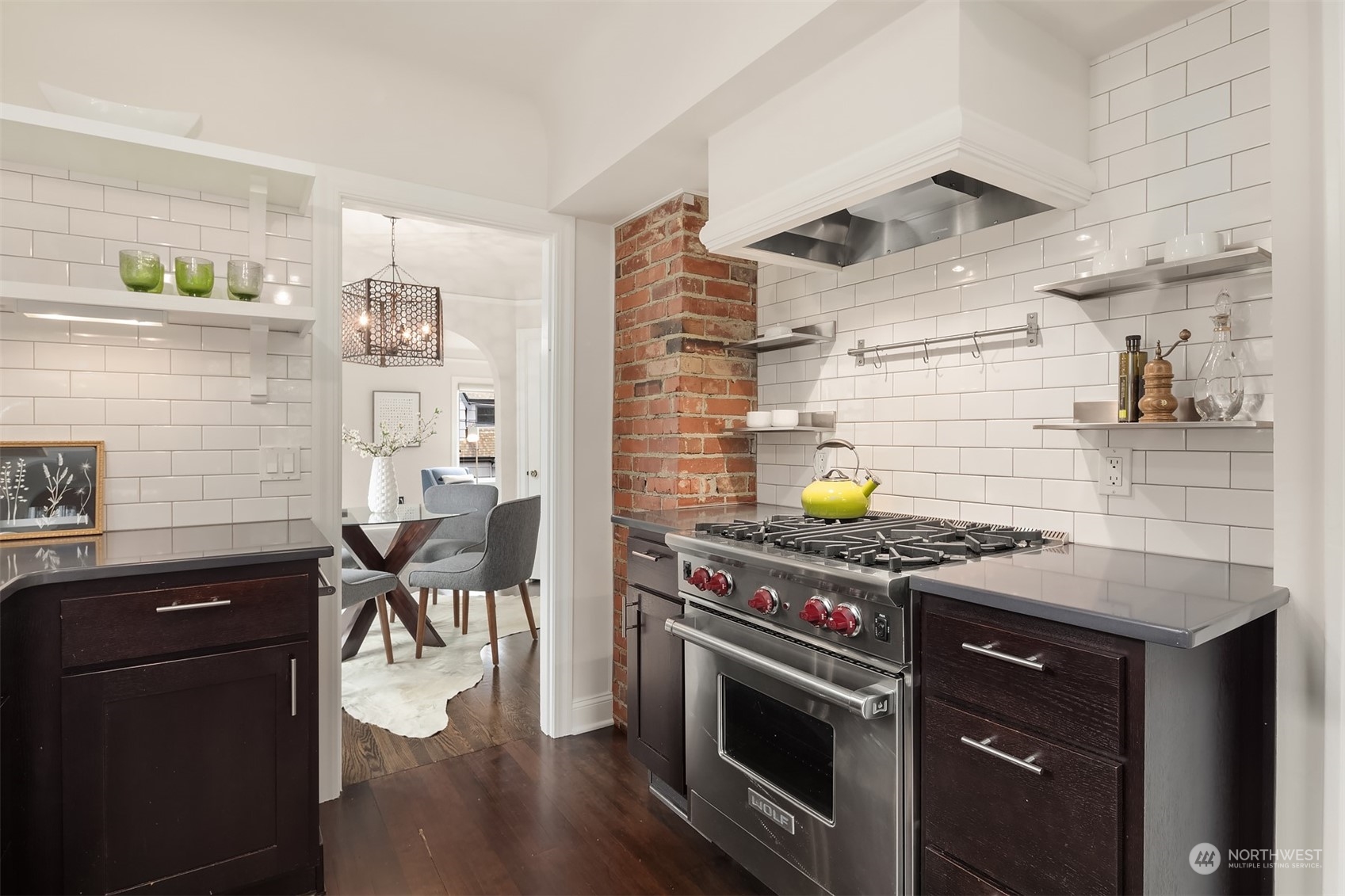 2502 Nob Hill Place N