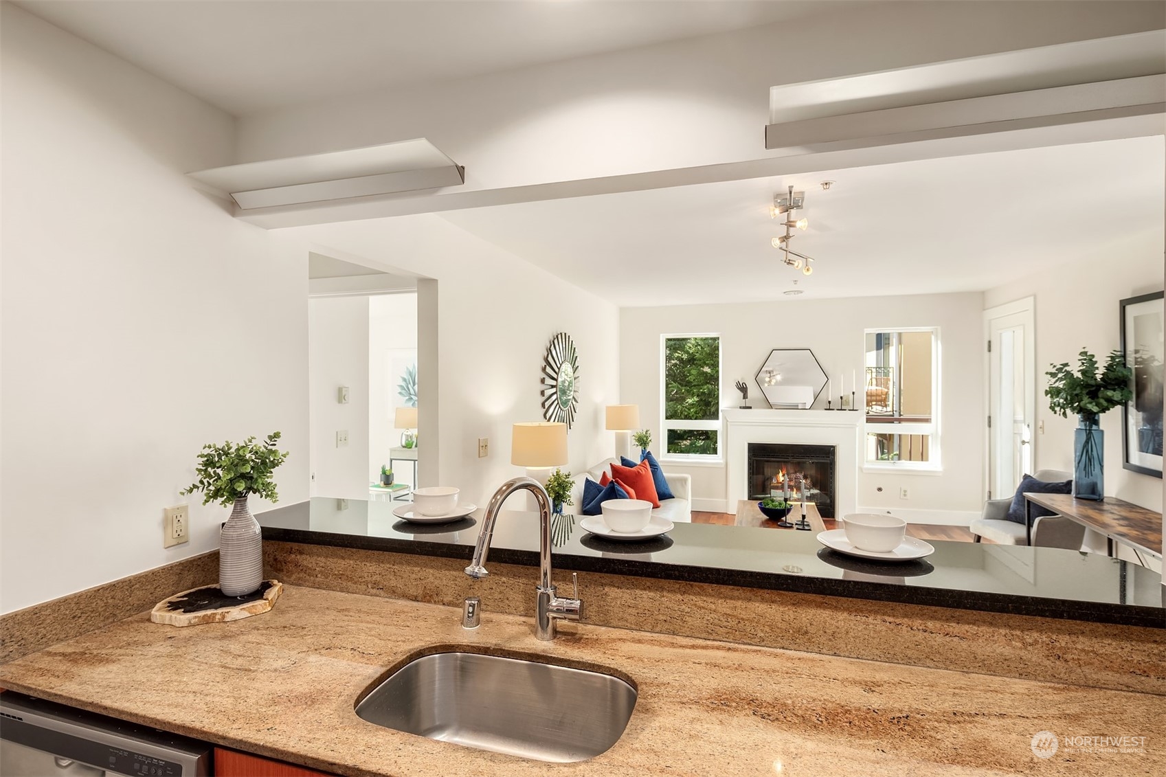 1711 E Olive Way Unit: 516