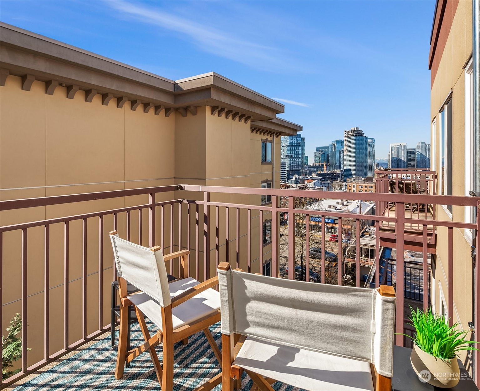 1711 E Olive Way Unit: 516