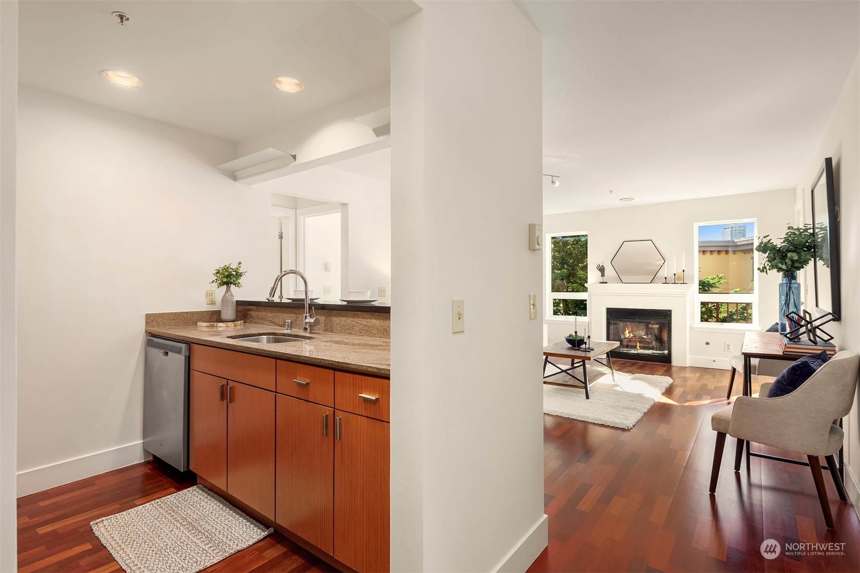 1711 E Olive Way Unit: 516