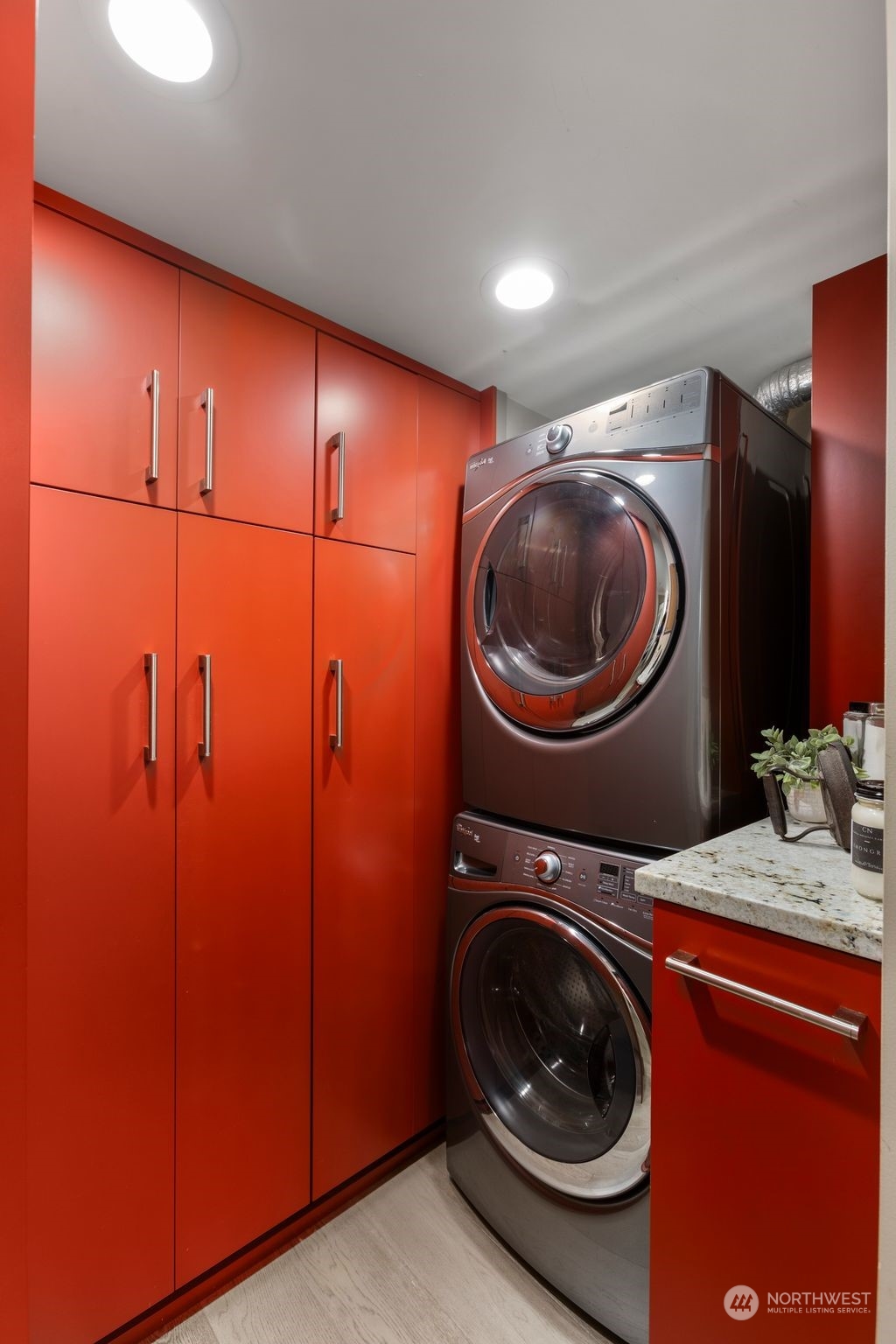 1111 Harbor Avenue SW Unit: 402