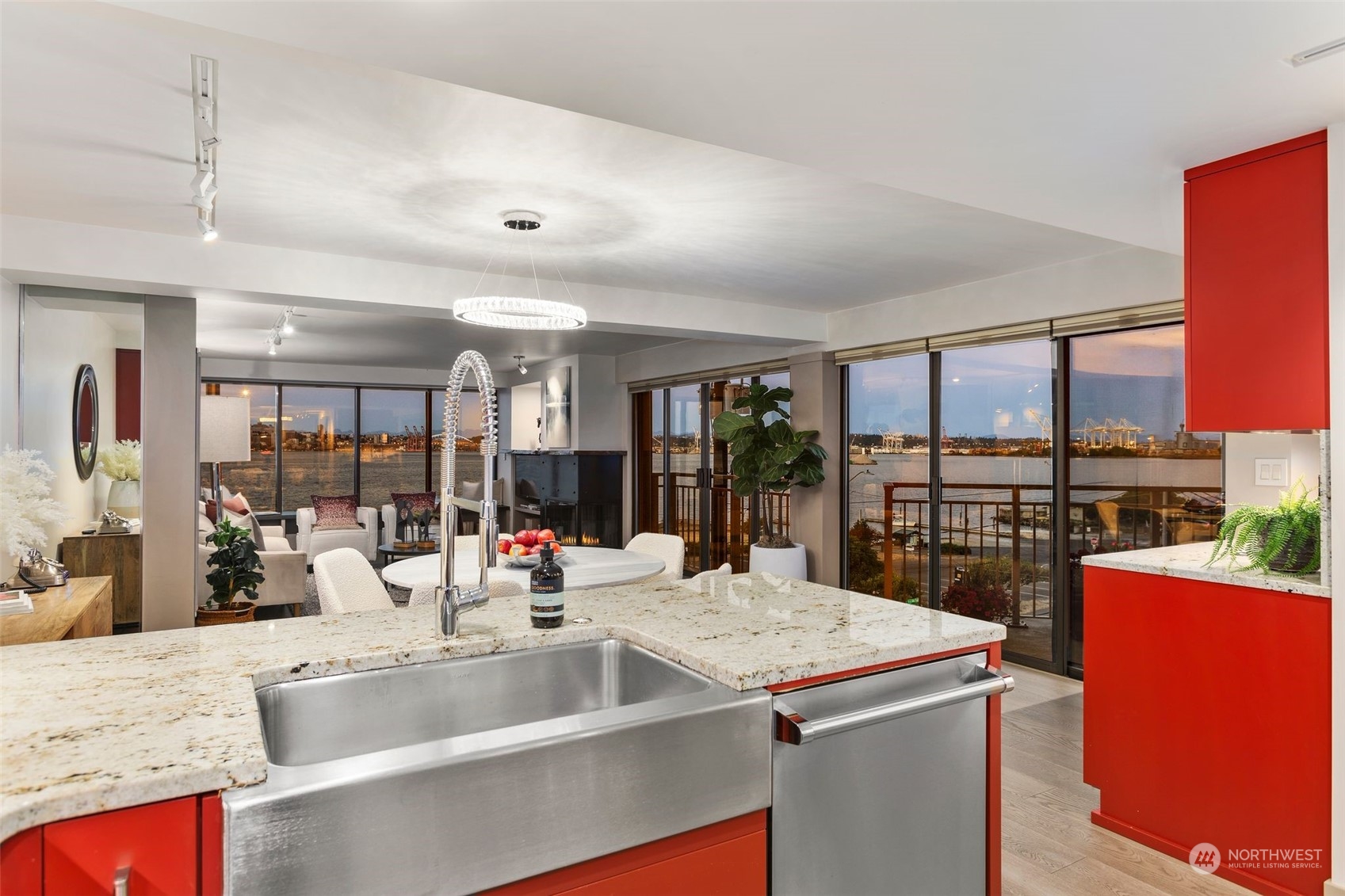 1111 Harbor Avenue SW Unit: 402