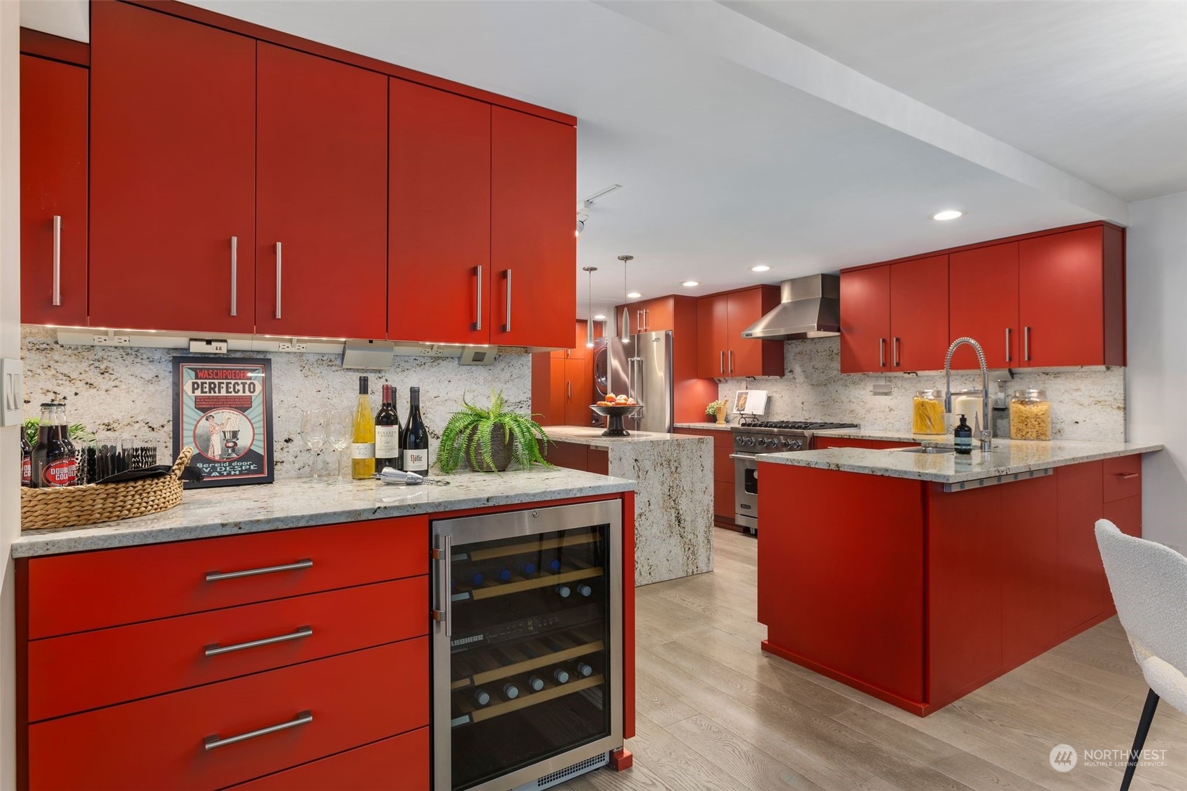 1111 Harbor Avenue SW Unit: 402