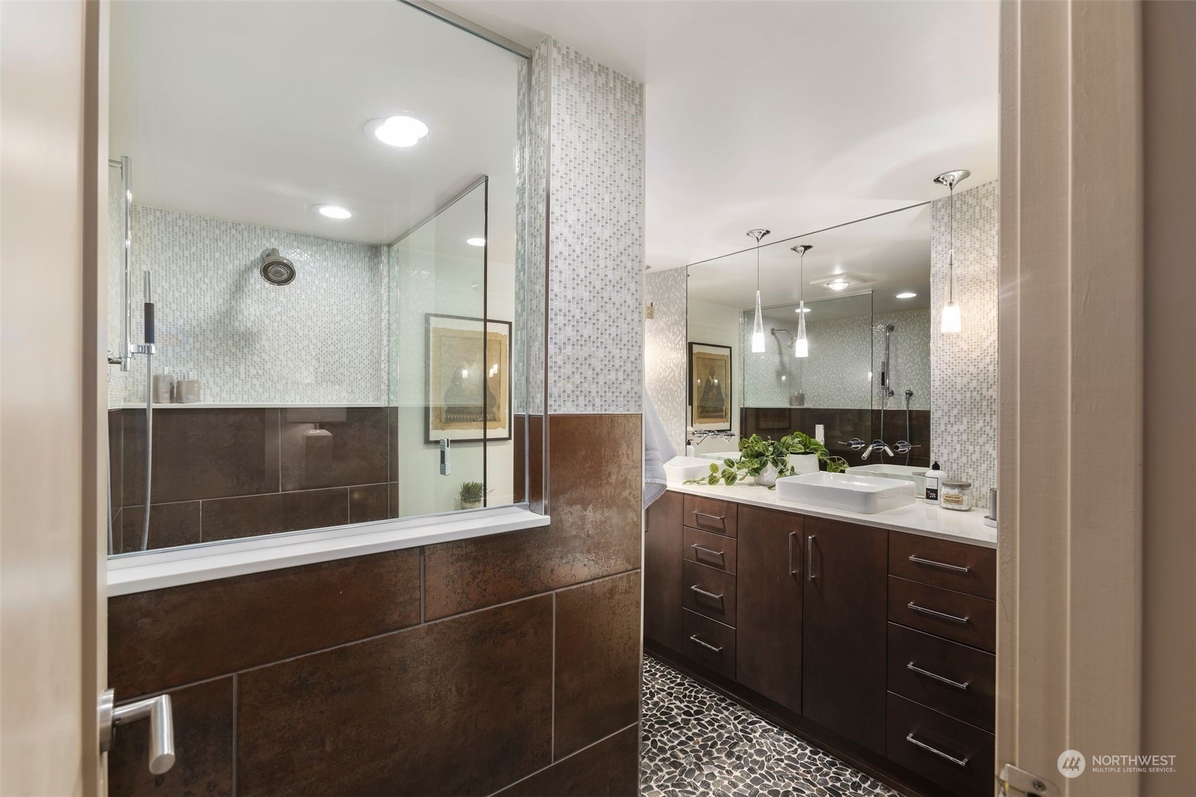 1111 Harbor Avenue SW Unit: 402