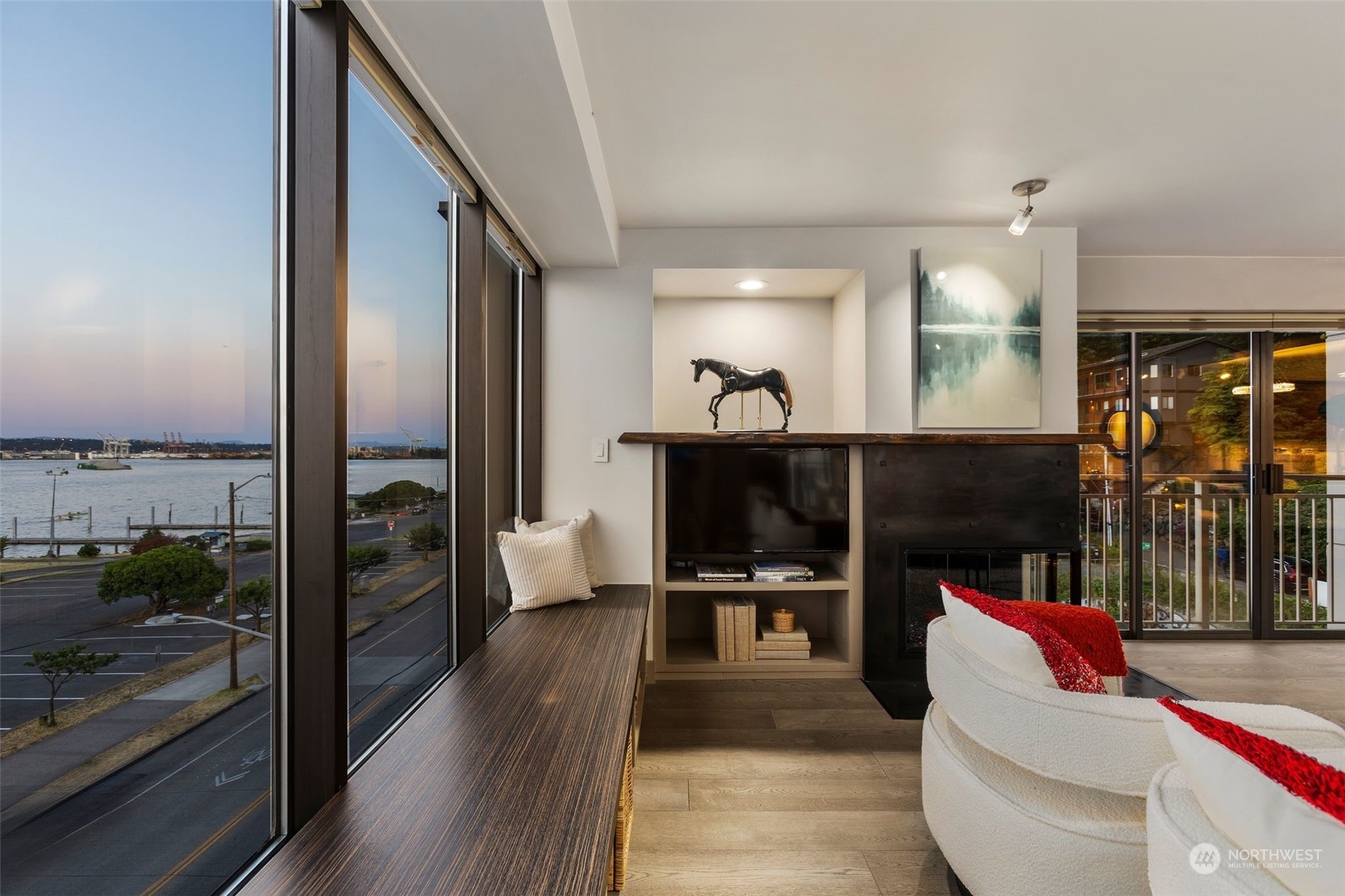 1111 Harbor Avenue SW Unit: 402