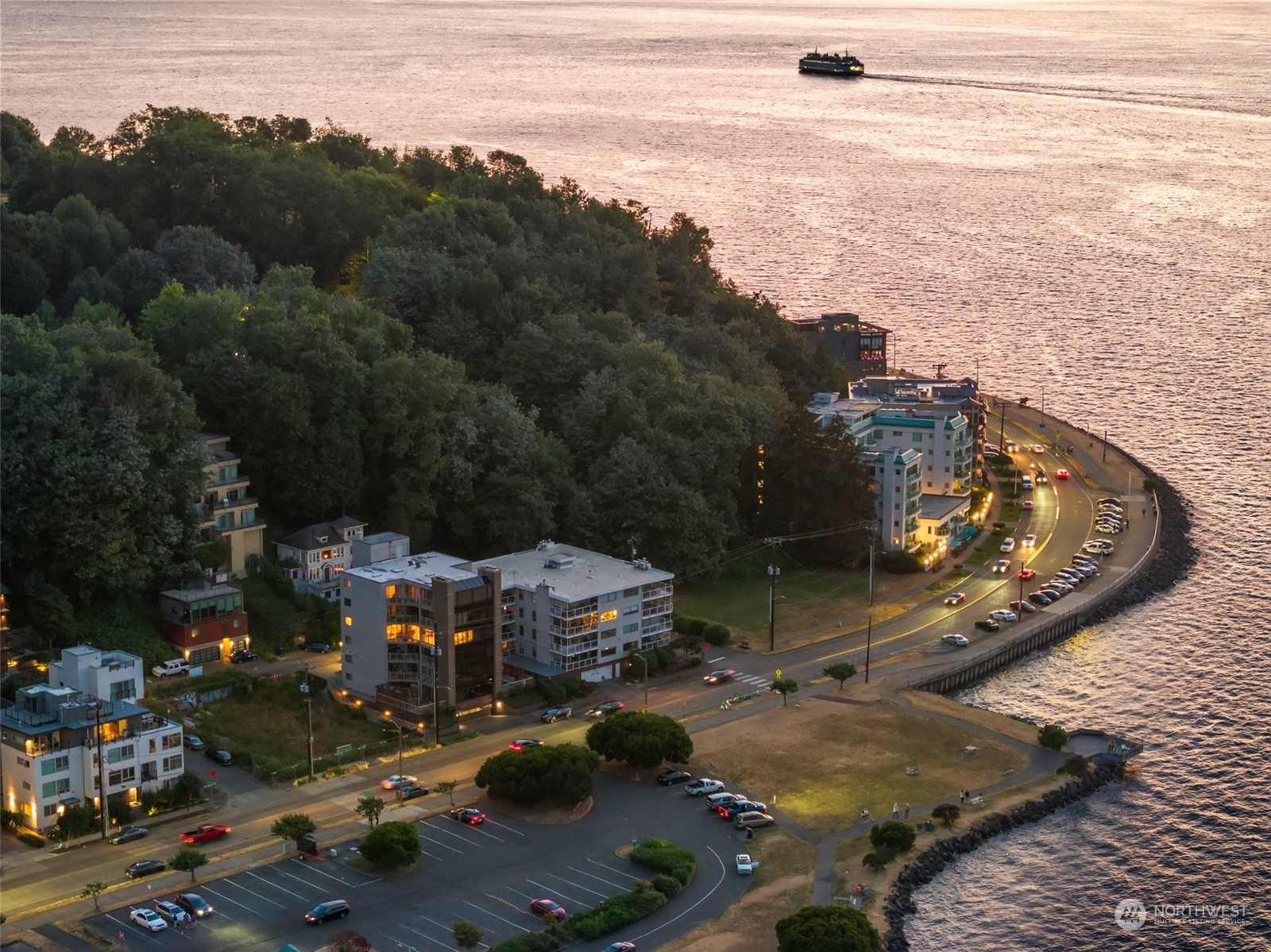 1111 Harbor Avenue SW Unit: 402