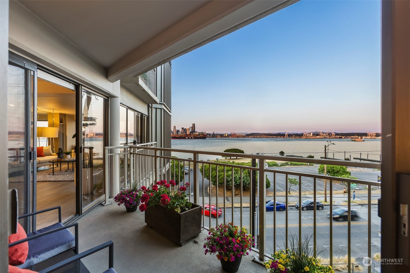 1111 Harbor Avenue SW Unit: 402