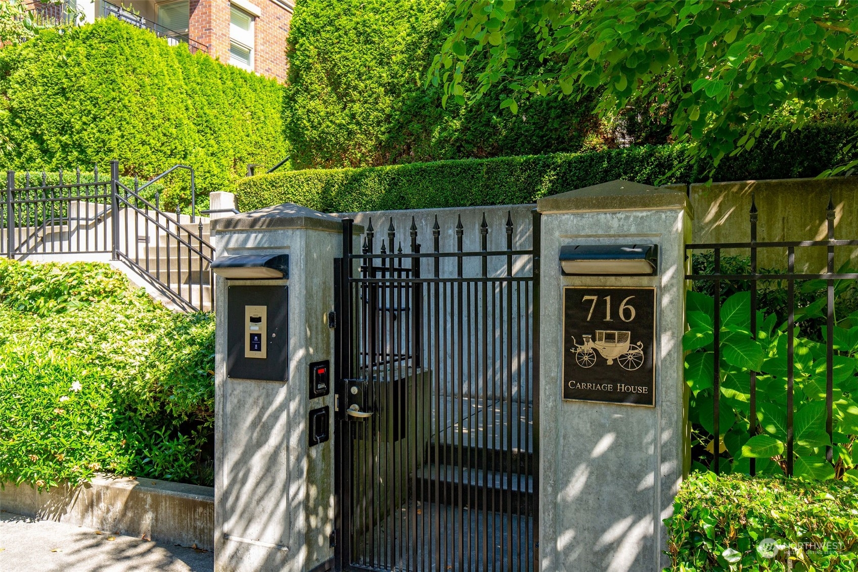 716 Boylston Avenue E Unit: 8