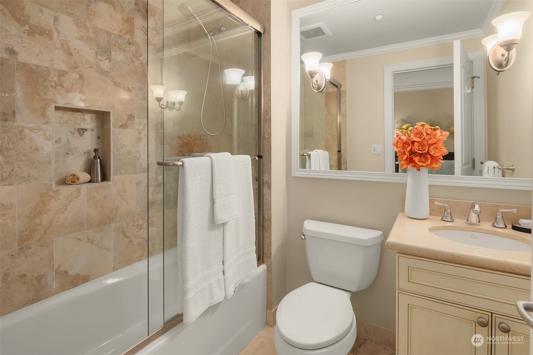 716 Boylston Avenue E Unit: 8