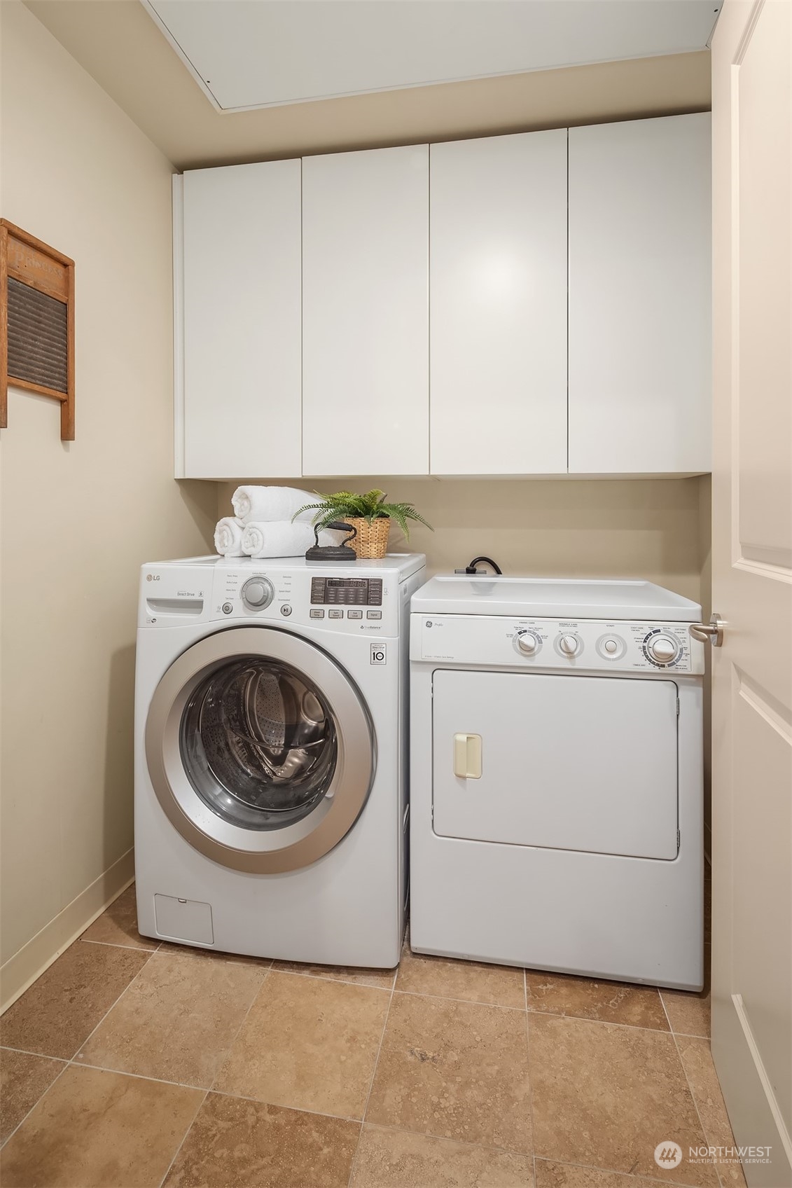 716 Boylston Avenue E Unit: 8