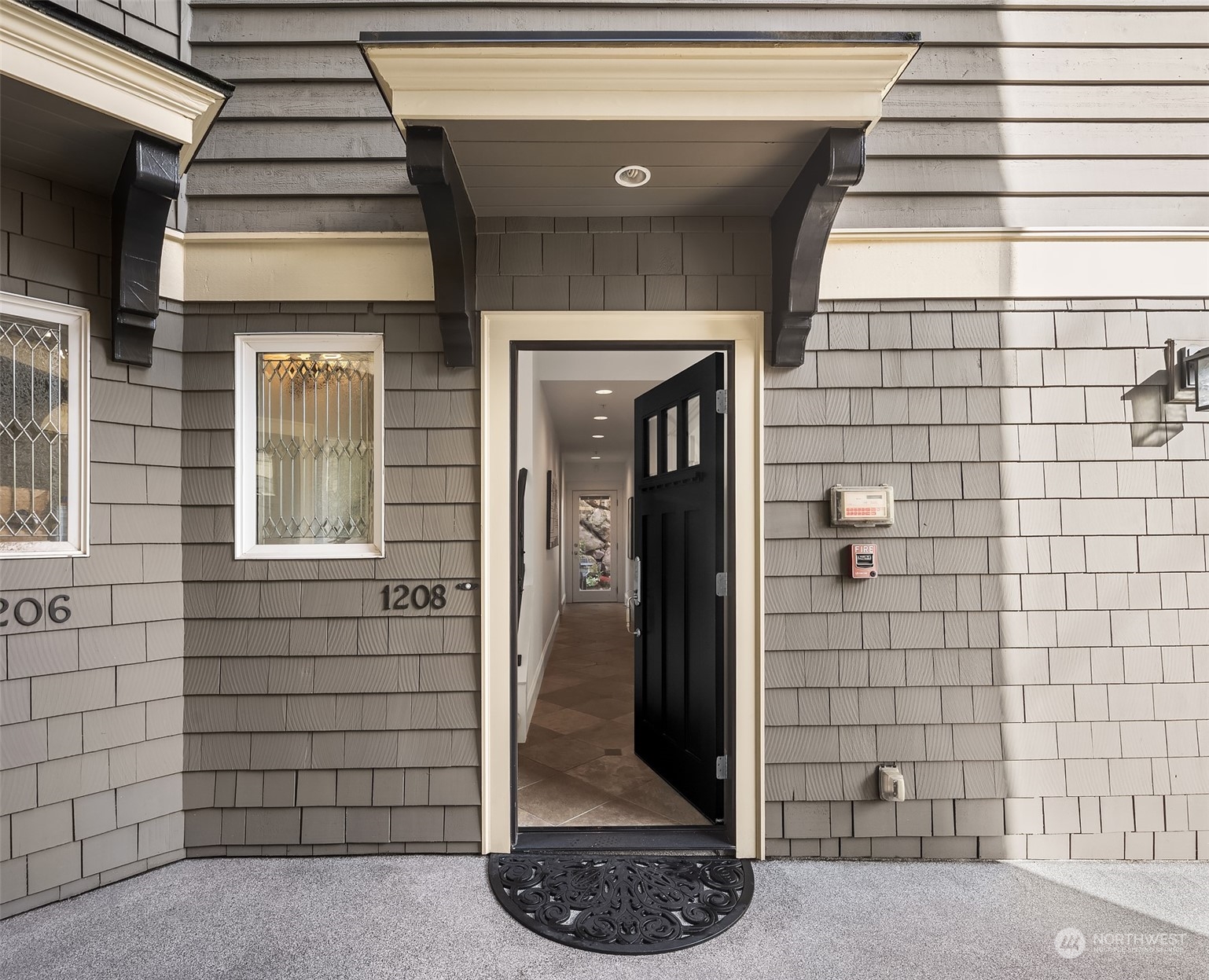 1208 E Republican Street