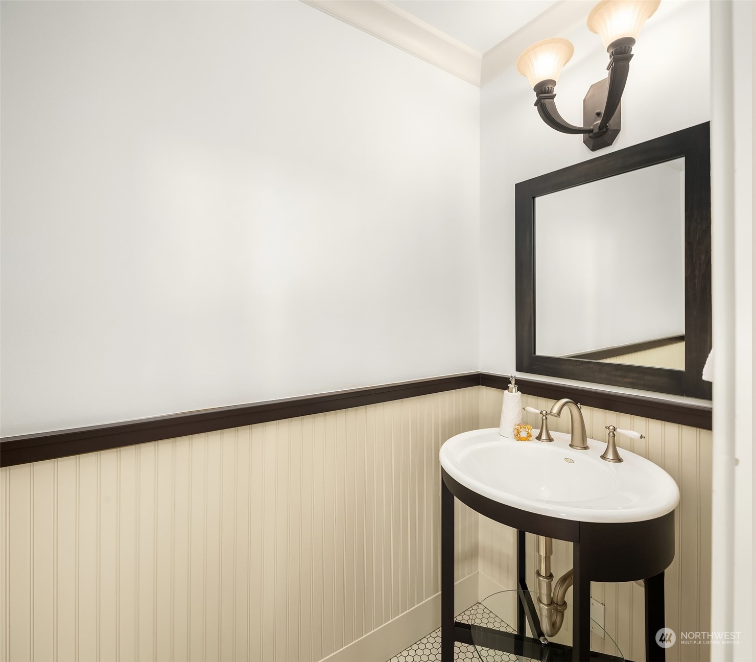 1208 E Republican Street