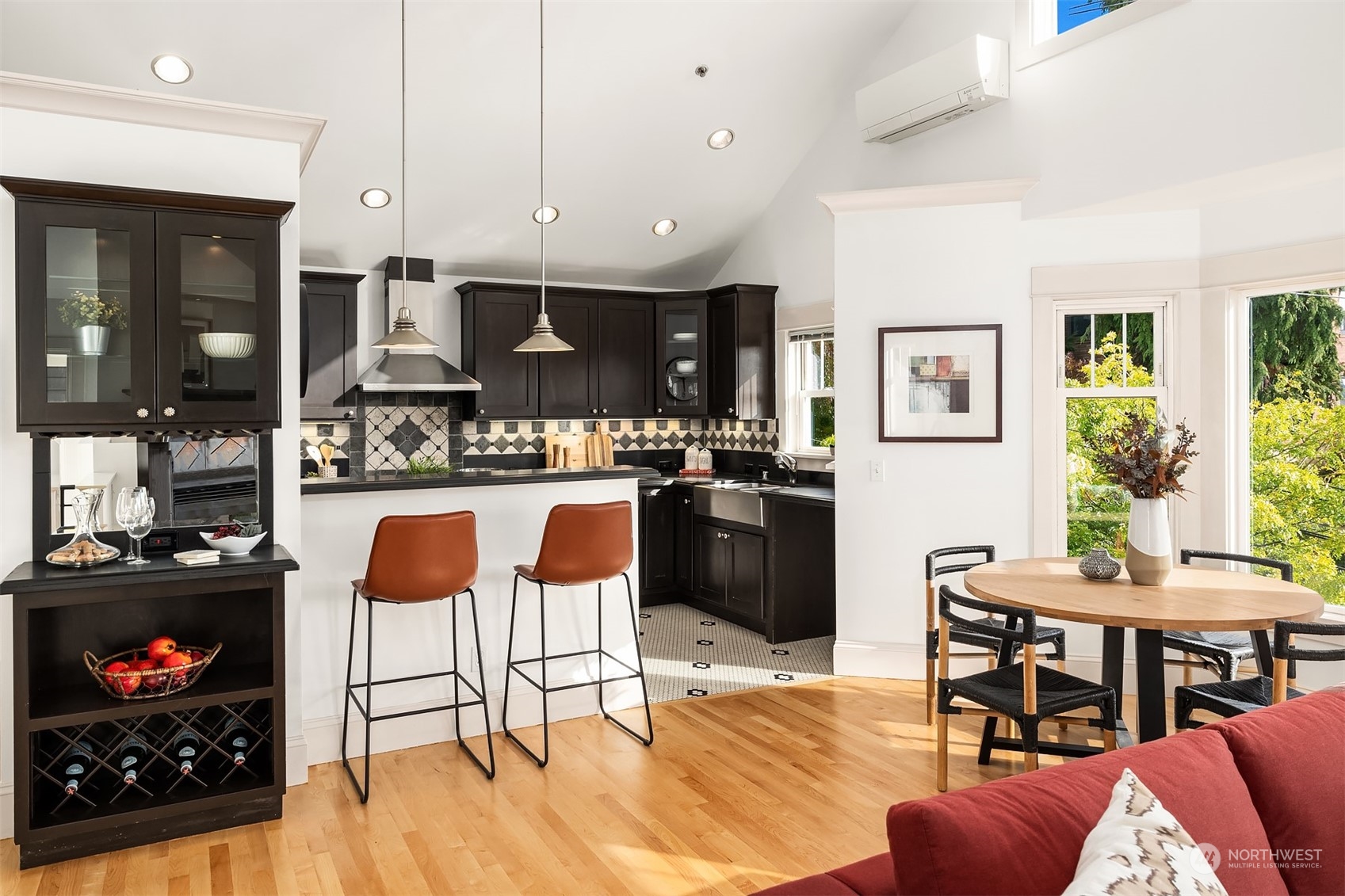 1208 E Republican Street