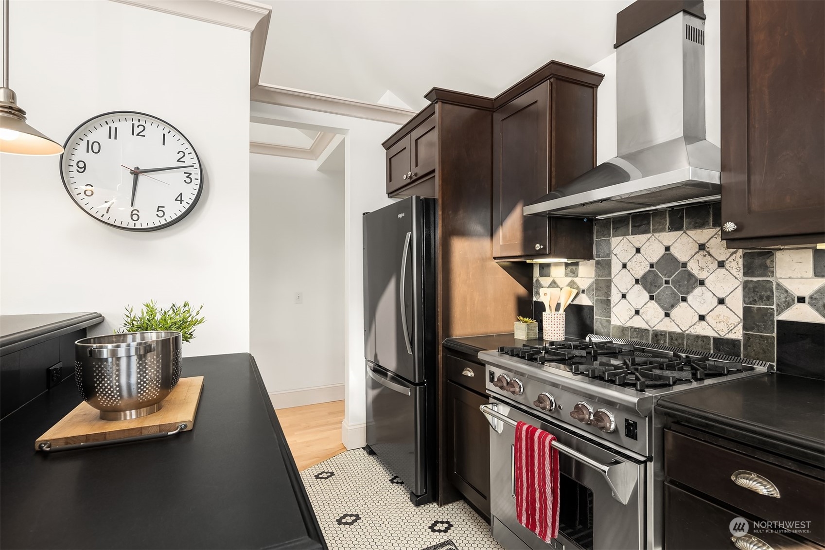 1208 E Republican Street