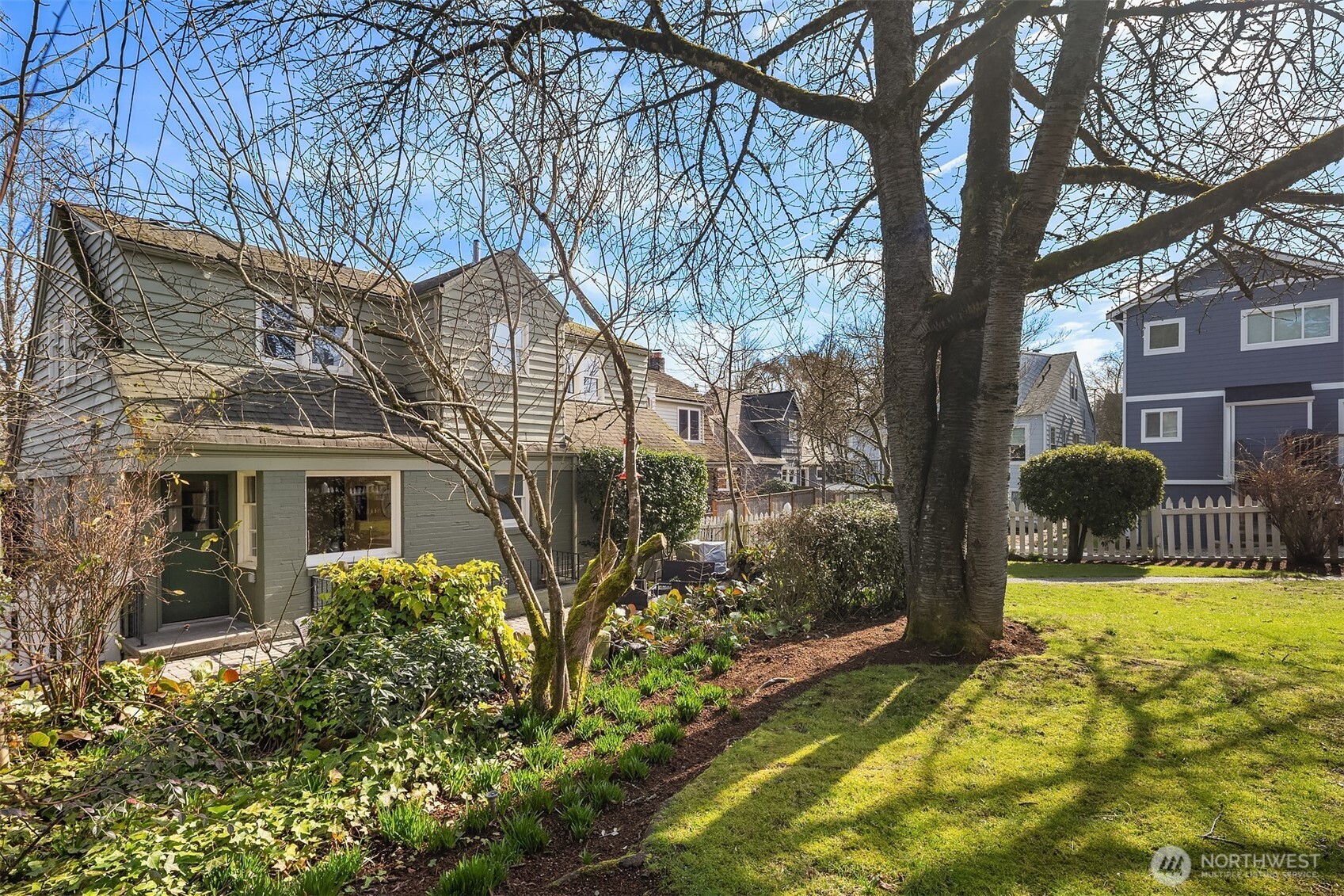 2615 Lake Washington Boulevard E