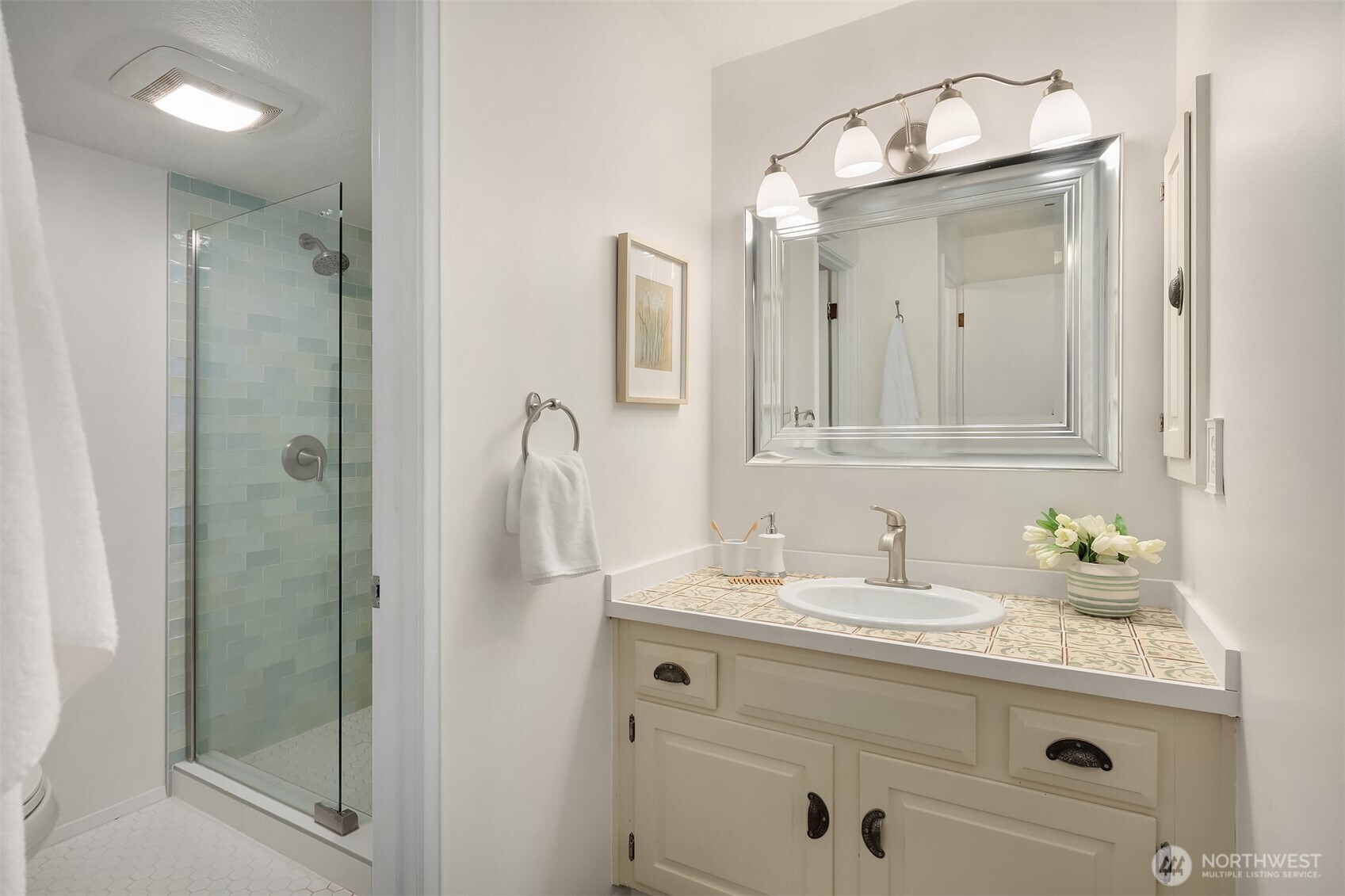 303 13th Avenue E Unit: 202