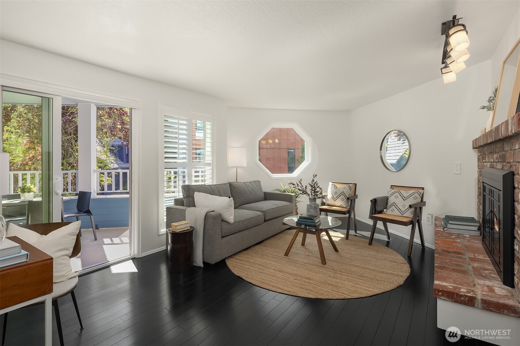 303 13th Avenue E Unit: 202