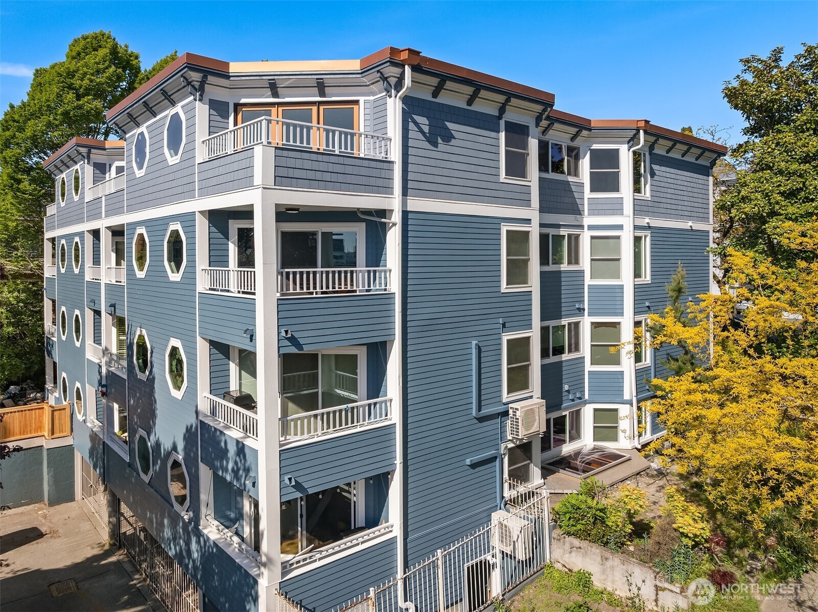 303 13th Avenue E Unit: 202