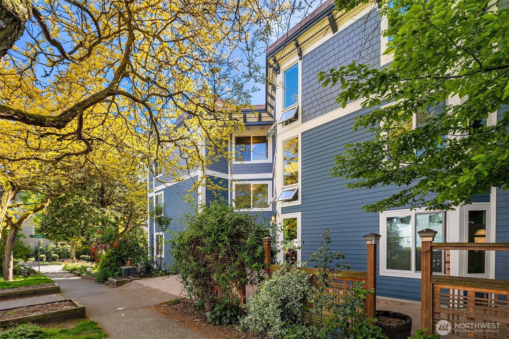 303 13th Avenue E Unit: 202