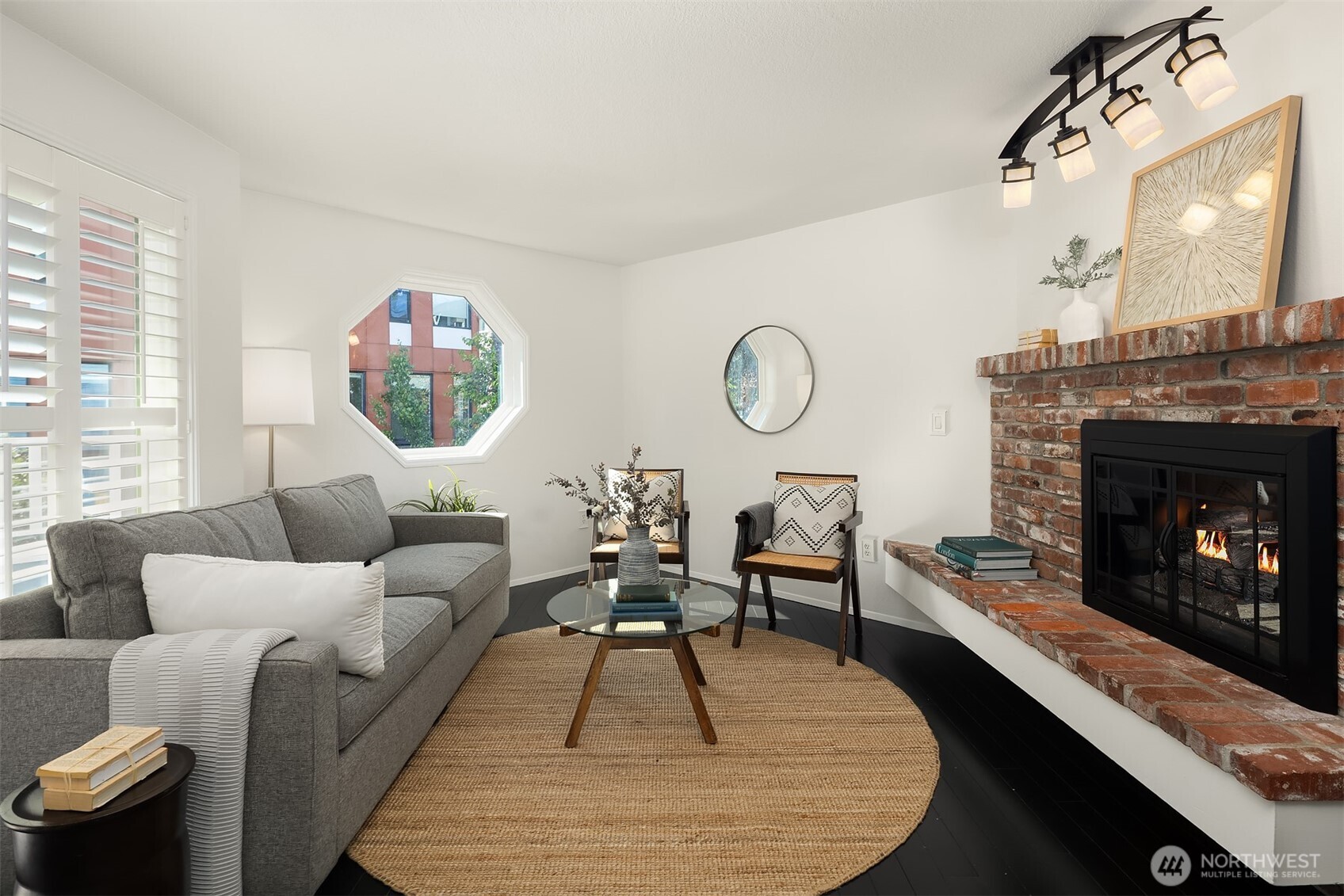 303 13th Avenue E Unit: 202