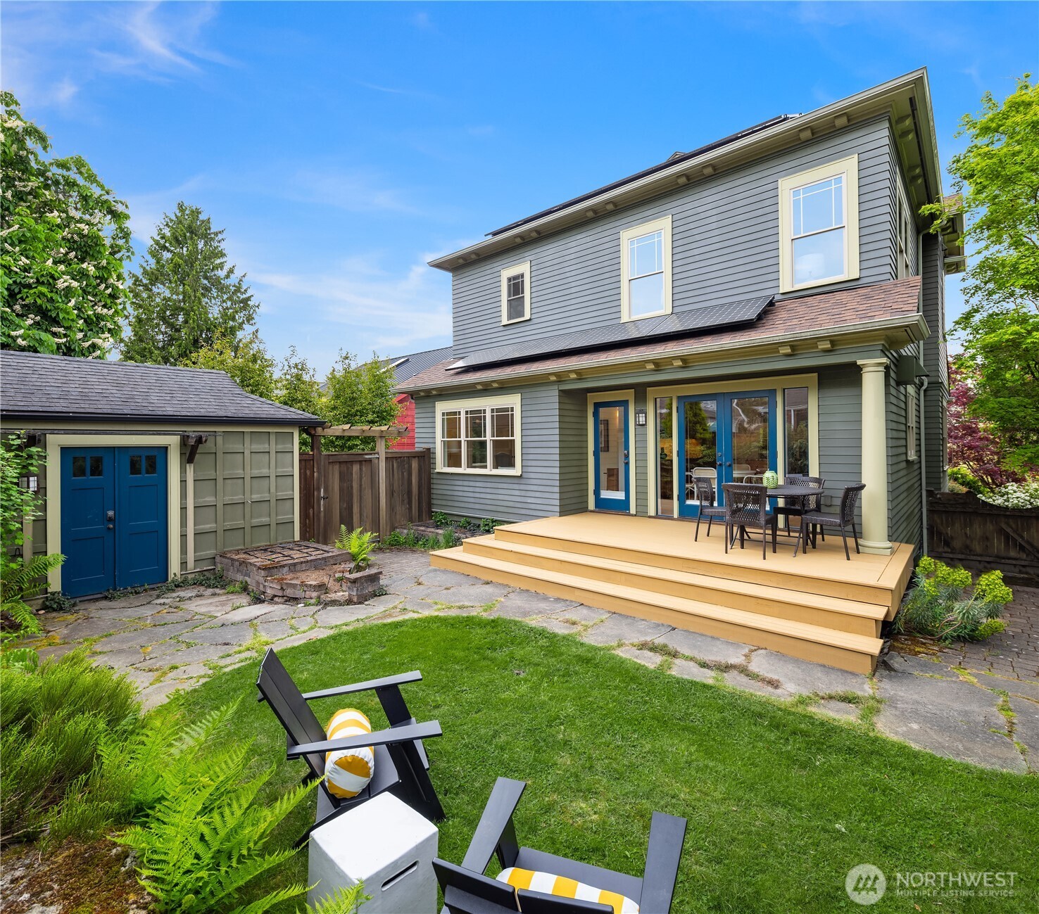 2421 E Calhoun Street