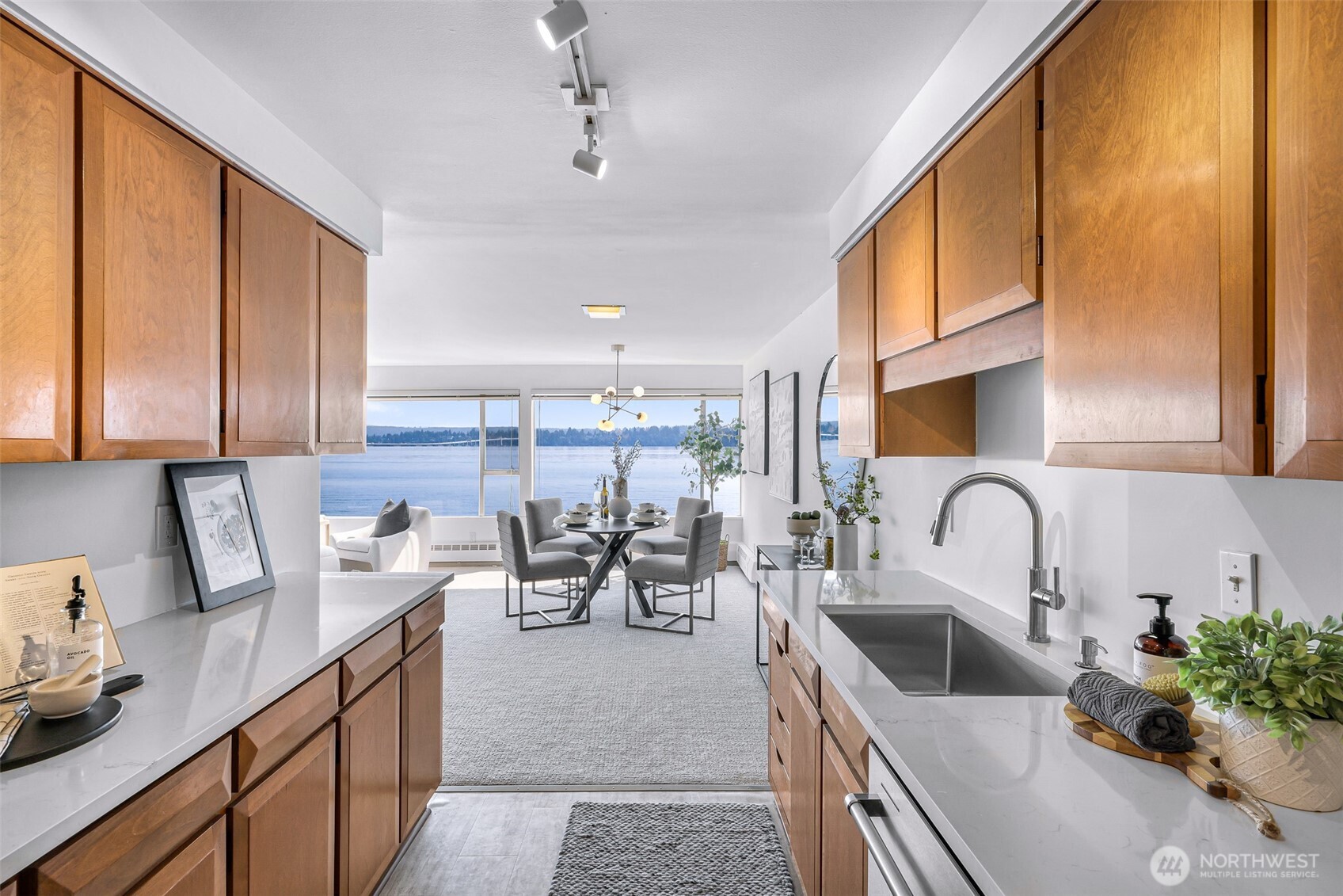 1600 43rd Avenue E Unit: 206