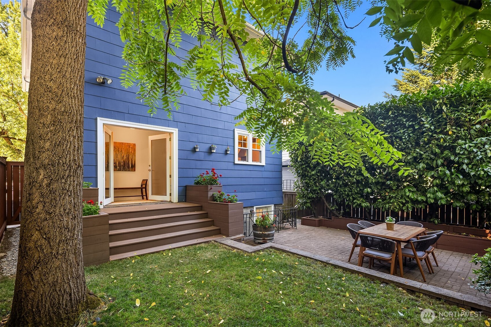 1915 E John Street